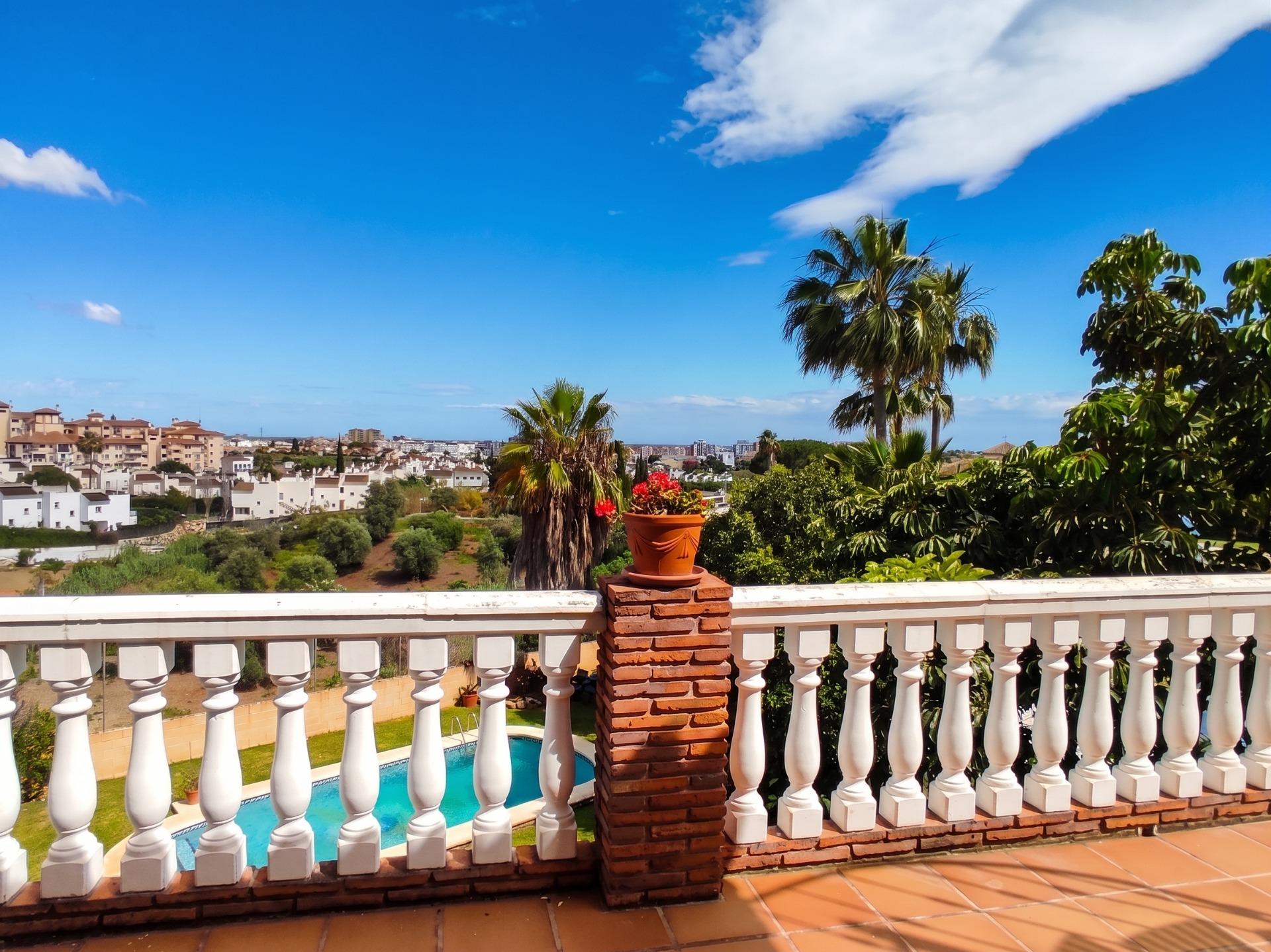 Casa de 4 Dormitorios y 3 Baños en venta en Las Lagunas de Mijas