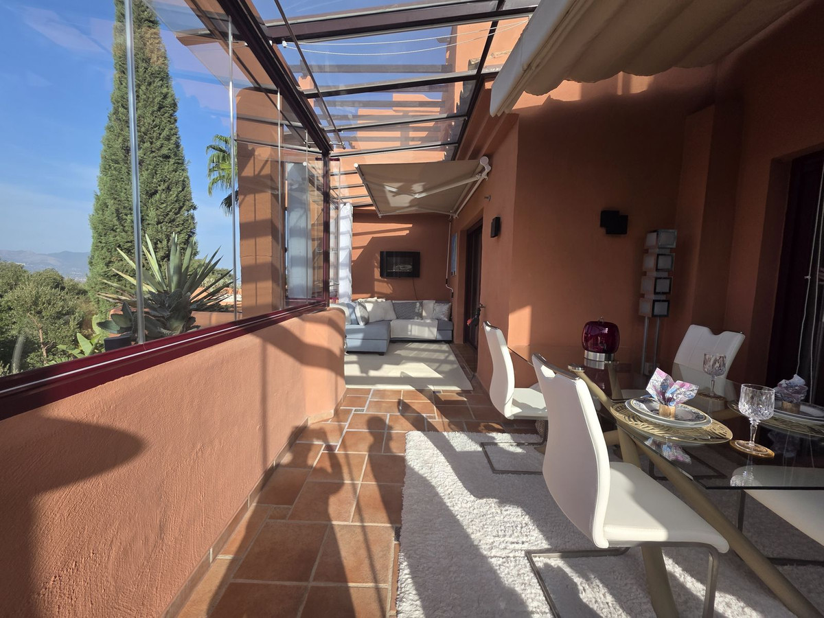 Ático de 3 Dormitorios y 3 Baños en venta en La Mairena, Marbella