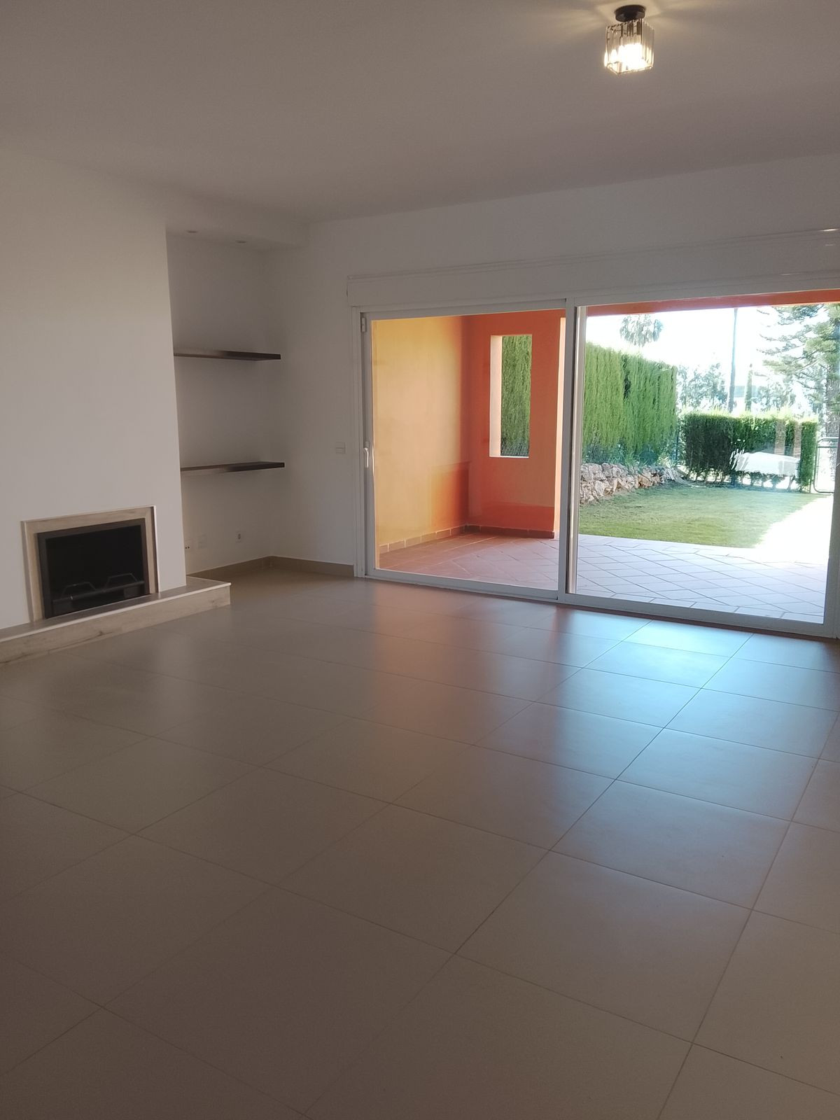 Casa Adosada de 3 Dormitorios y 3 Baños en venta en Benahavís
