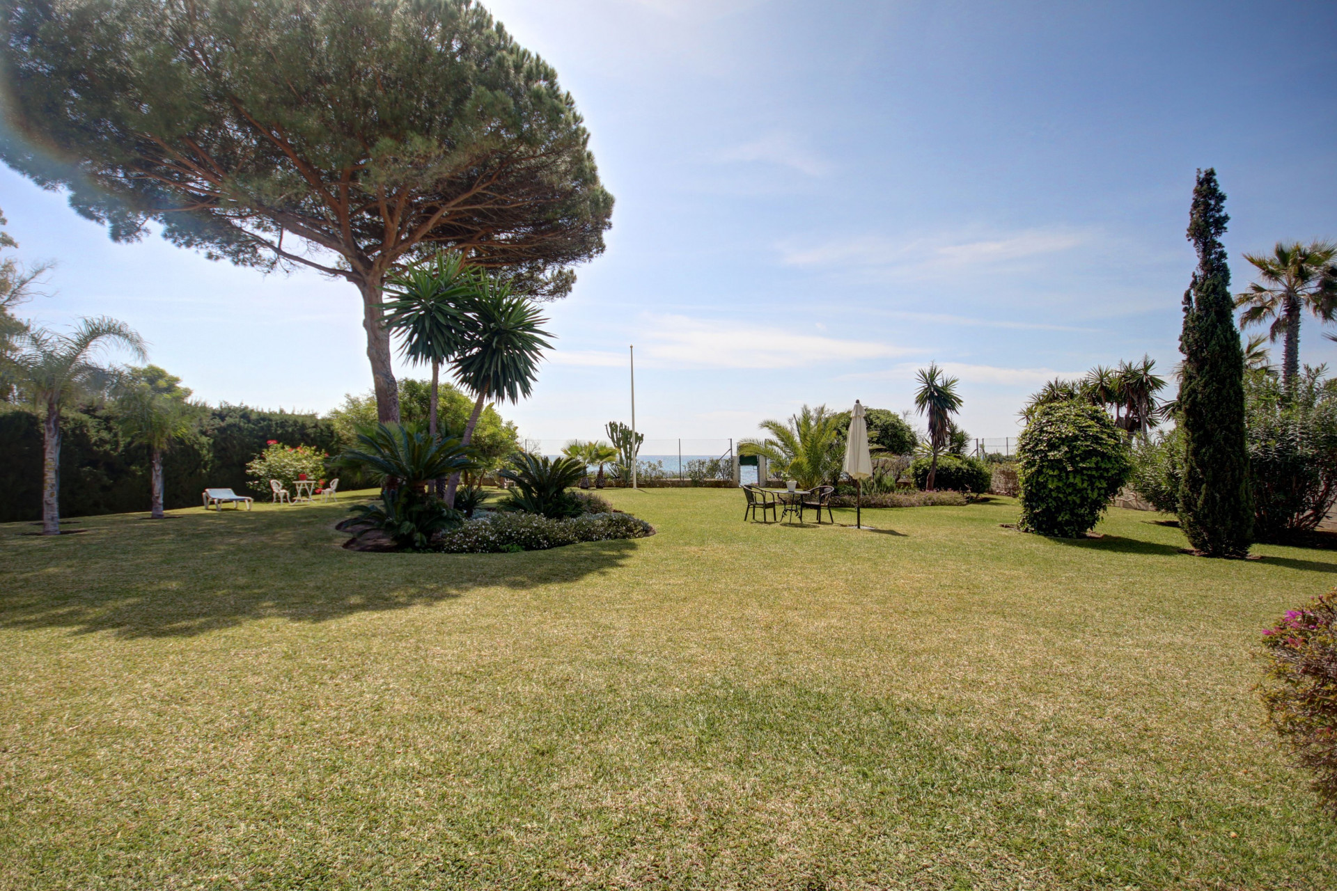 Plot for Sale in El Paraiso, Estepona