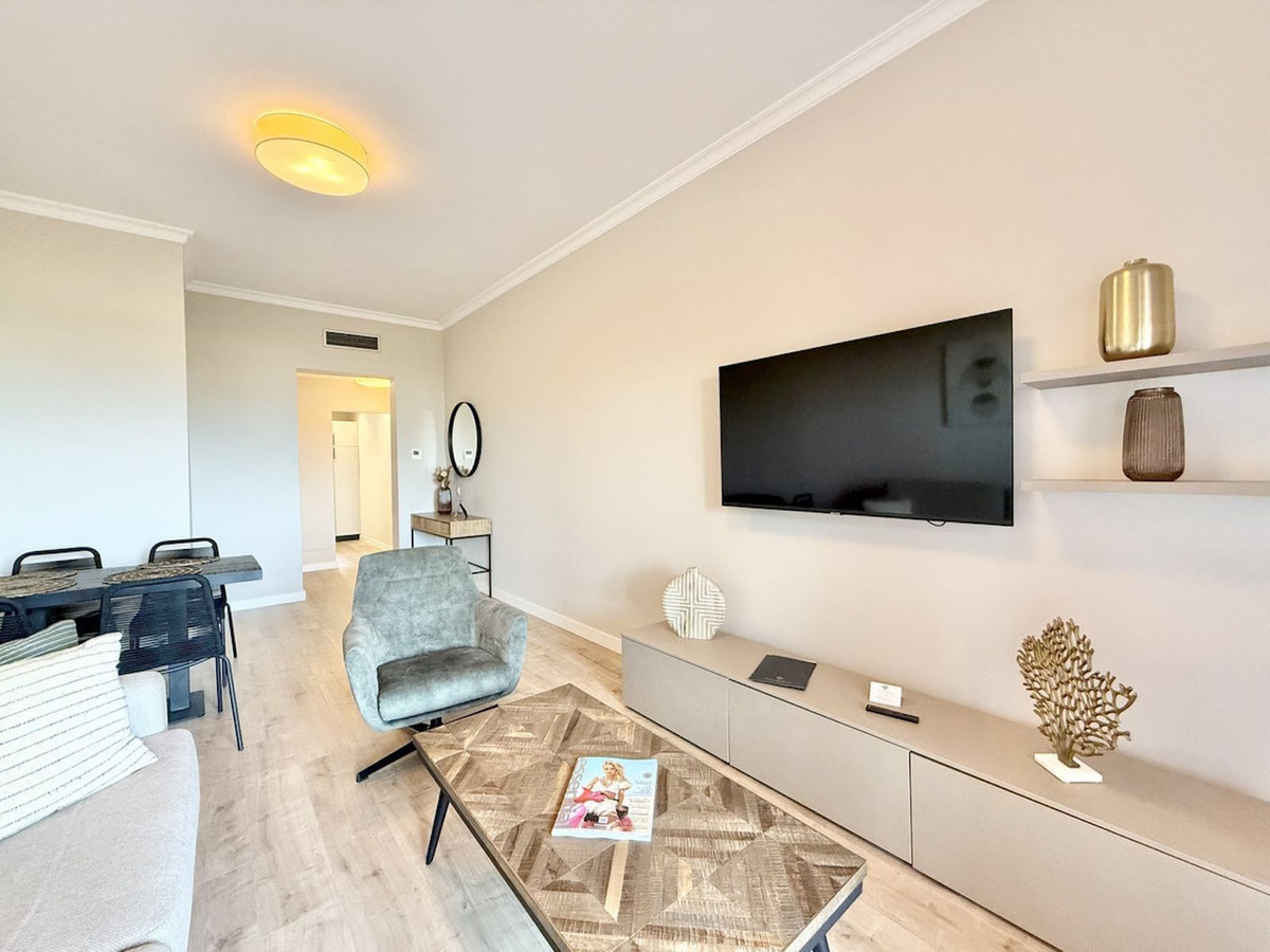 Piso de 2 Dormitorios y 2 Baños en venta en Benahavís