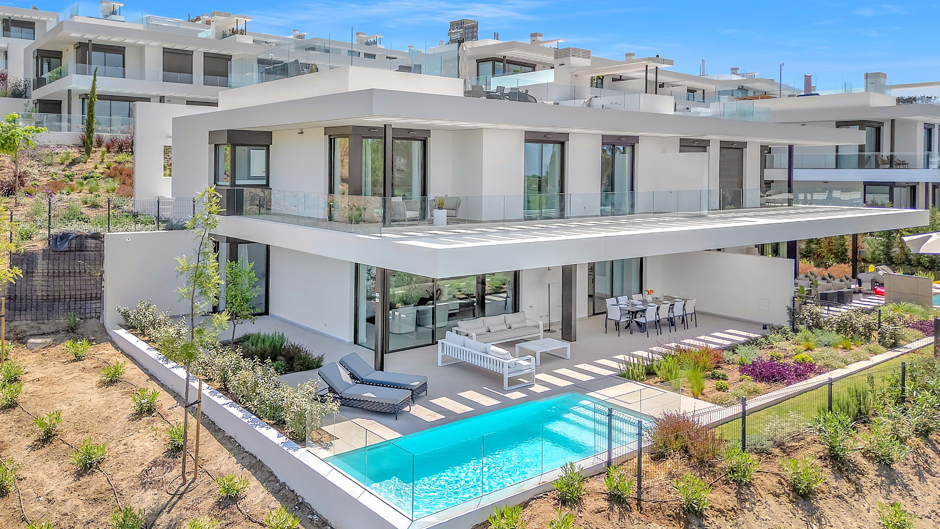 Casa de 5 Dormitorios y 5 Baños en venta en Los Monteros, Marbella