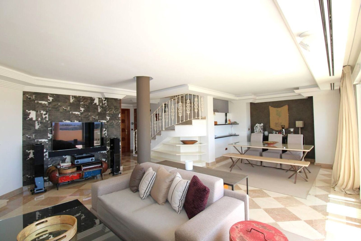Ático de 2 Dormitorios en venta en Nueva Andalucía, Marbella