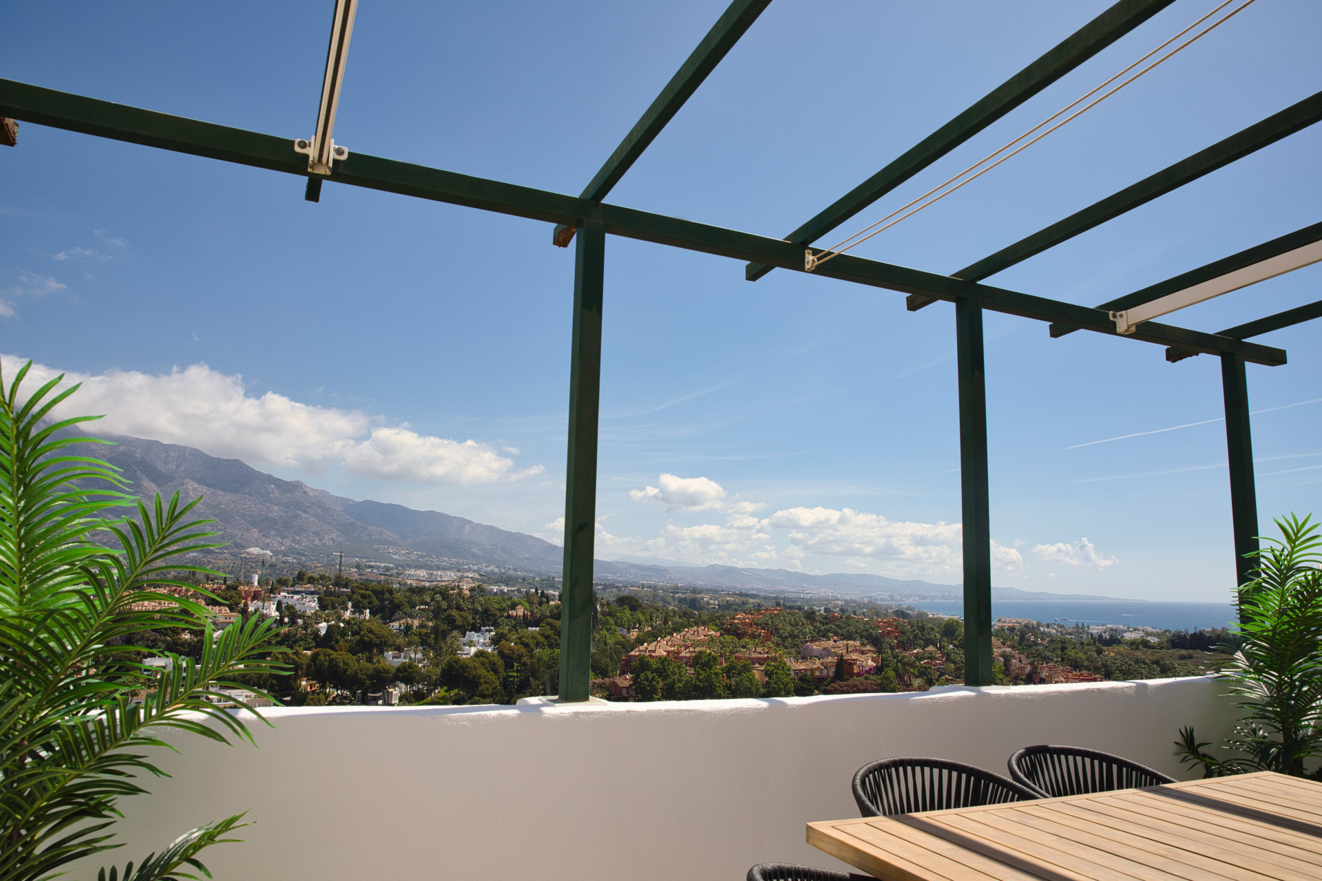 Piso de 3 Dormitorios y 3 Baños en venta en Nueva Andalucía, Marbella