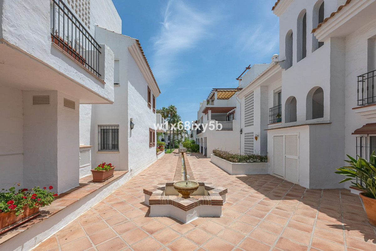 Piso de 3 Dormitorios en venta en San Pedro de Alcántara