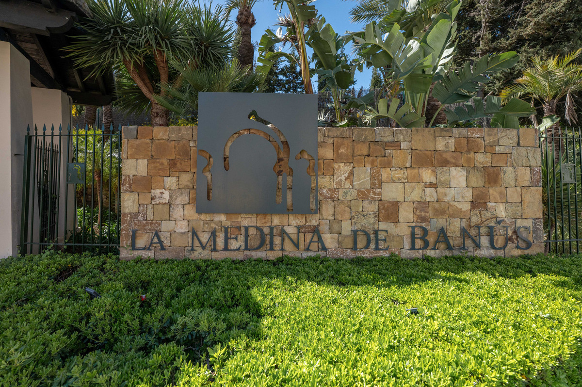 Piso de 2 Dormitorios en venta en Nueva Andalucía, Marbella