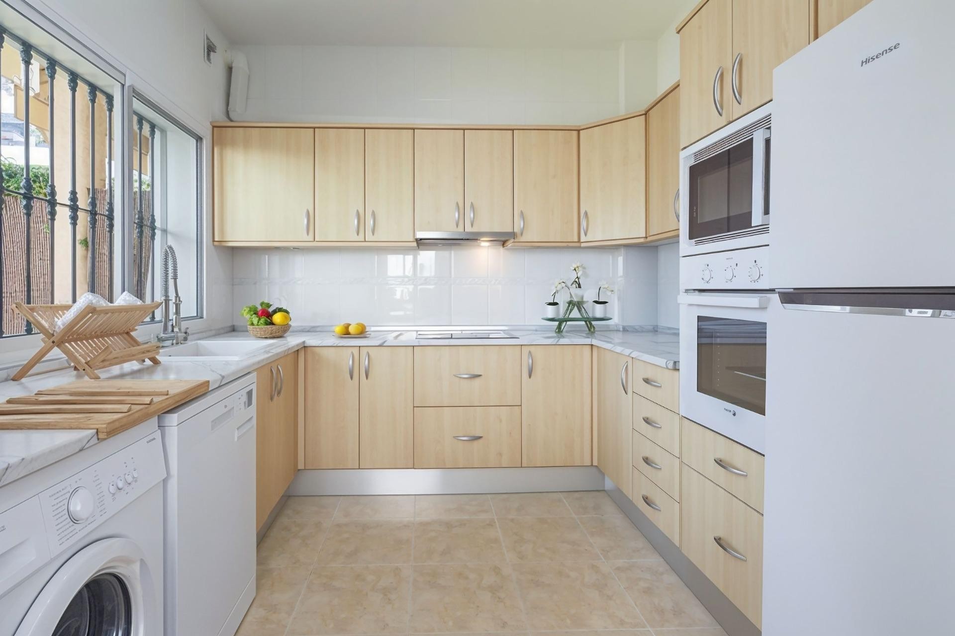 Casa Adosada de 3 Dormitorios y 3 Baños en venta en Artola, Marbella