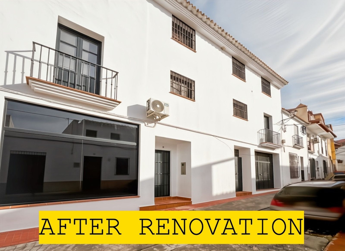 Casa Adosada de 9 Dormitorios y 5 Baños en venta en Riogordo