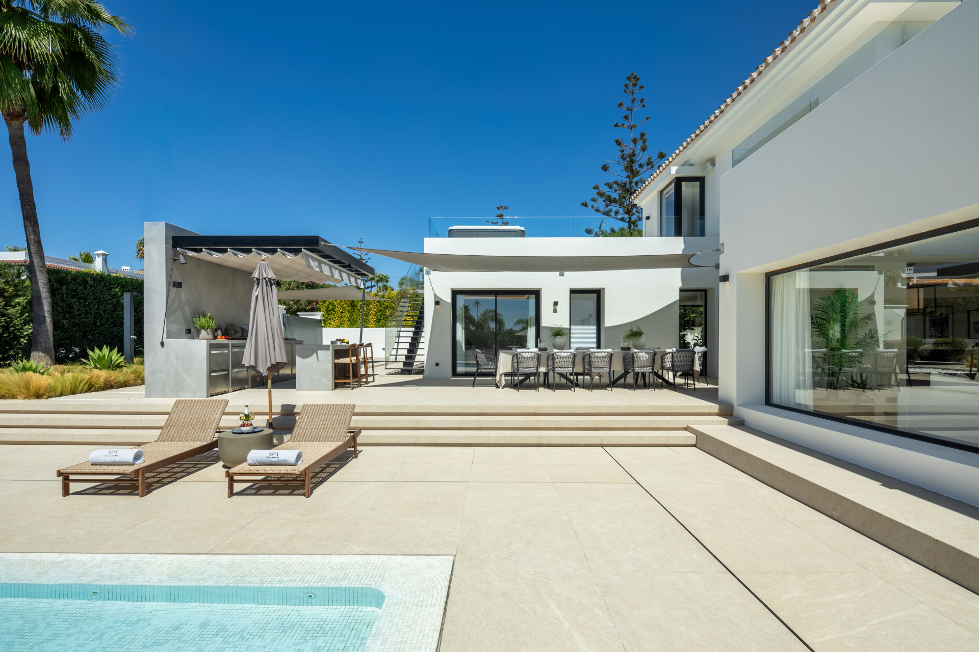 Casa de 6 Dormitorios y 5 Baños en venta en Nueva Andalucía, Marbella