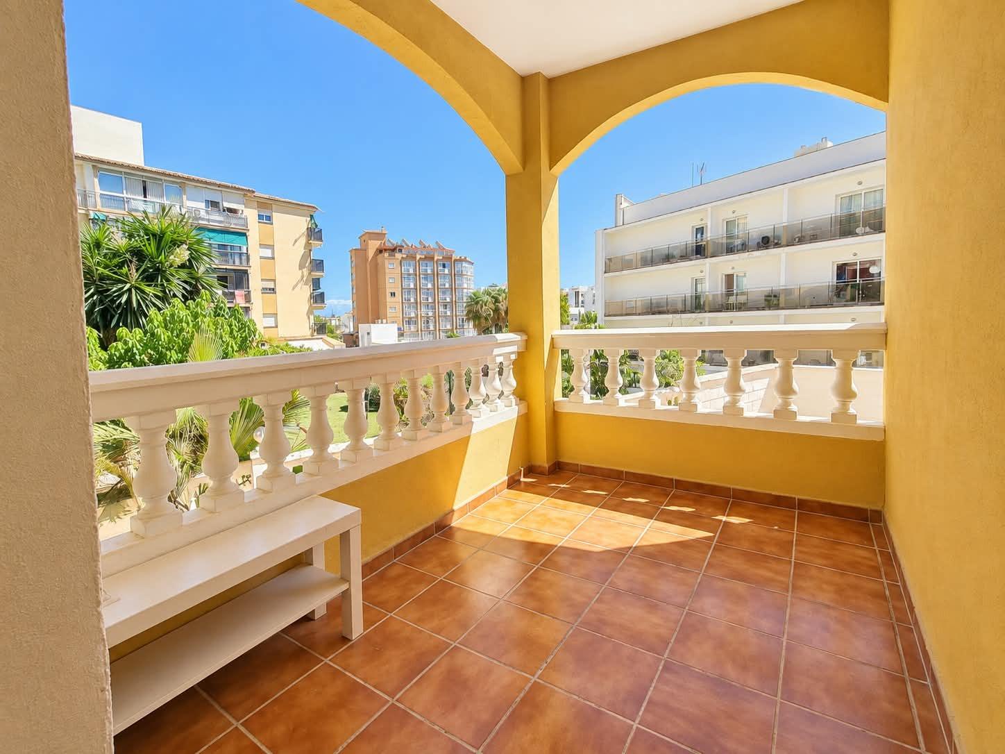 Piso de 2 Dormitorios y 1 Baño en venta en Arroyo de la Miel, Benalmádena