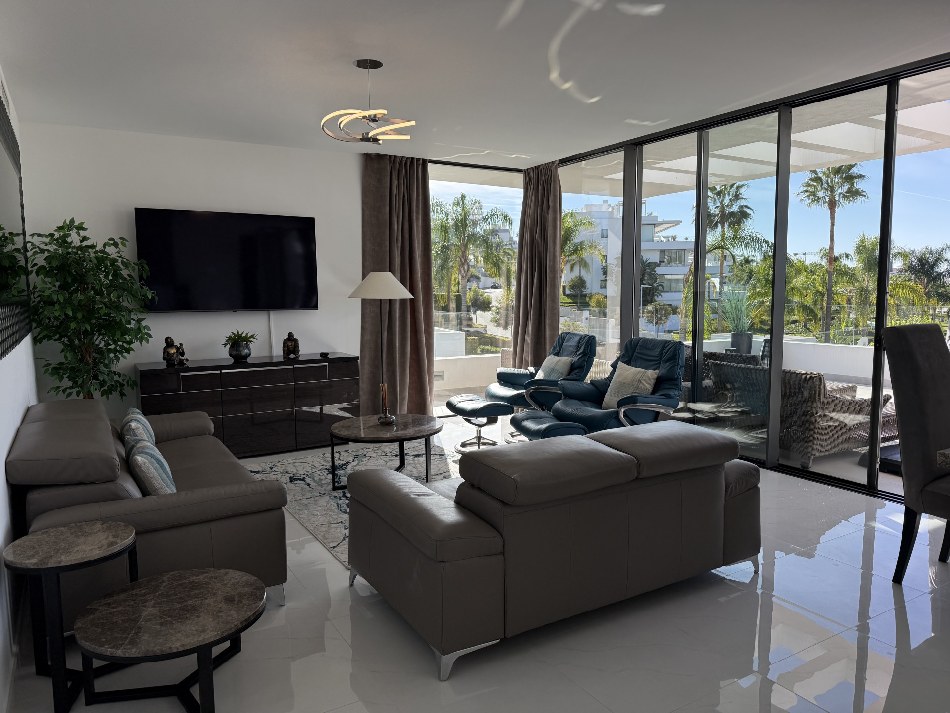 Ático de 3 Dormitorios y 2 Baños en venta en Estepona