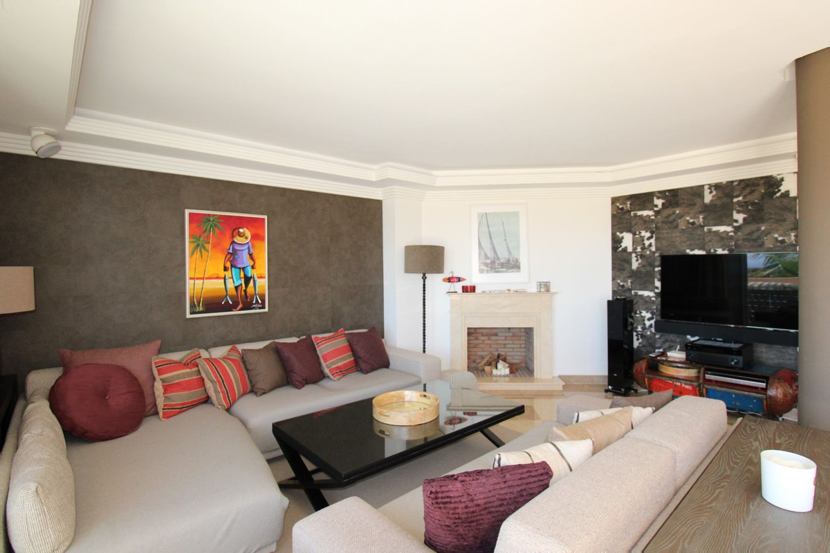 Ático de 2 Dormitorios en venta en Nueva Andalucía, Marbella