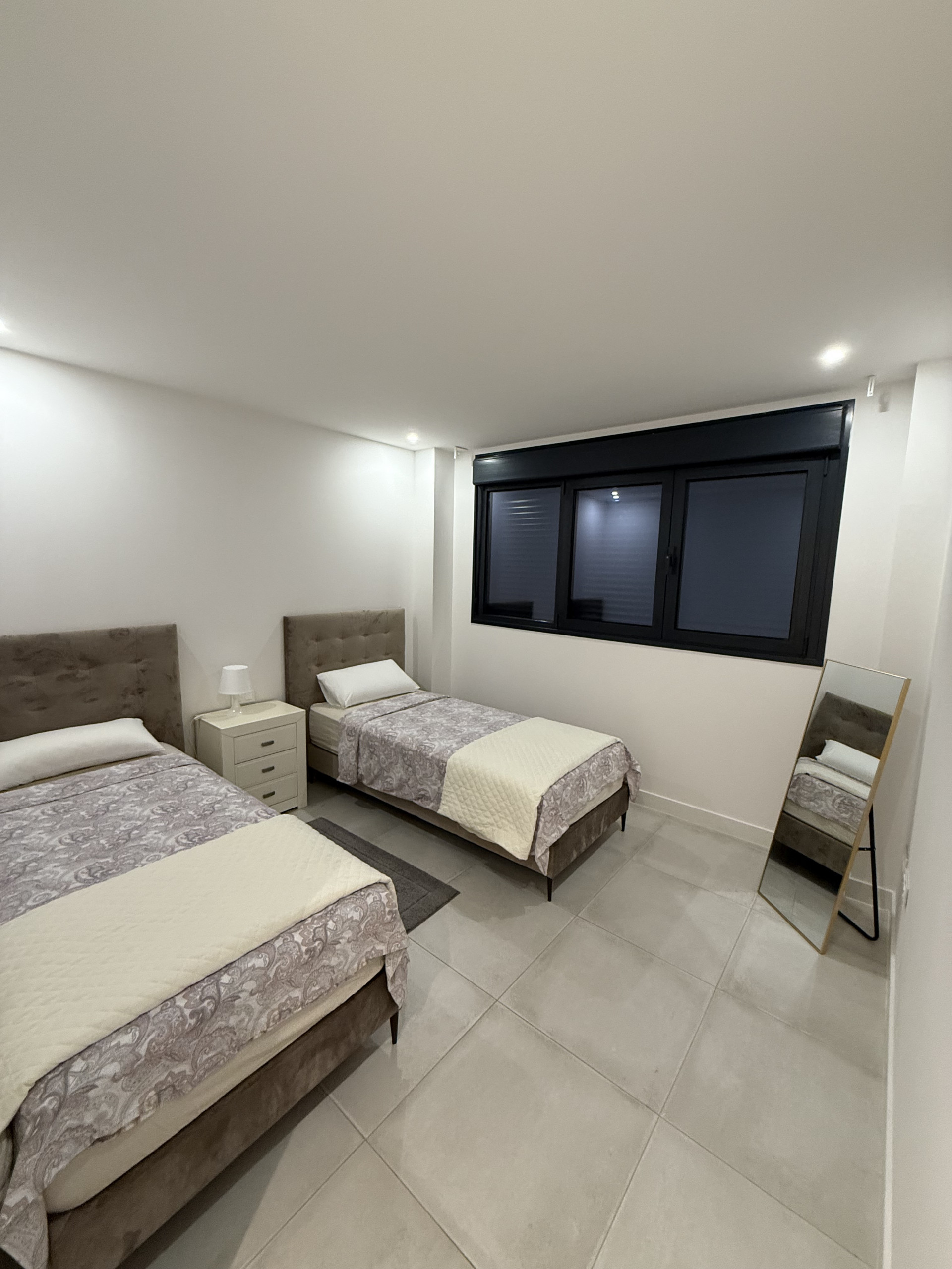 Piso de 2 Dormitorios en venta en Estepona