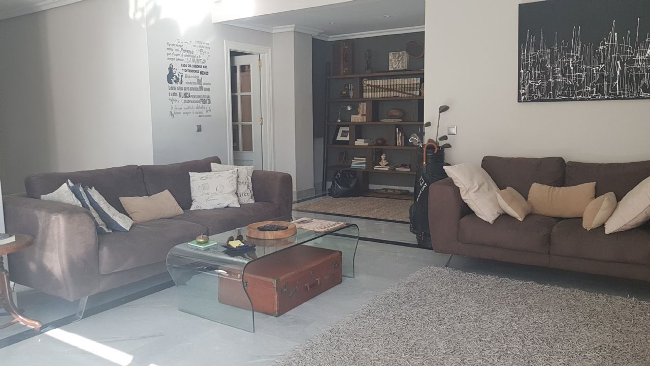 Piso de 2 Dormitorios y 2 Baños en venta en Marbella