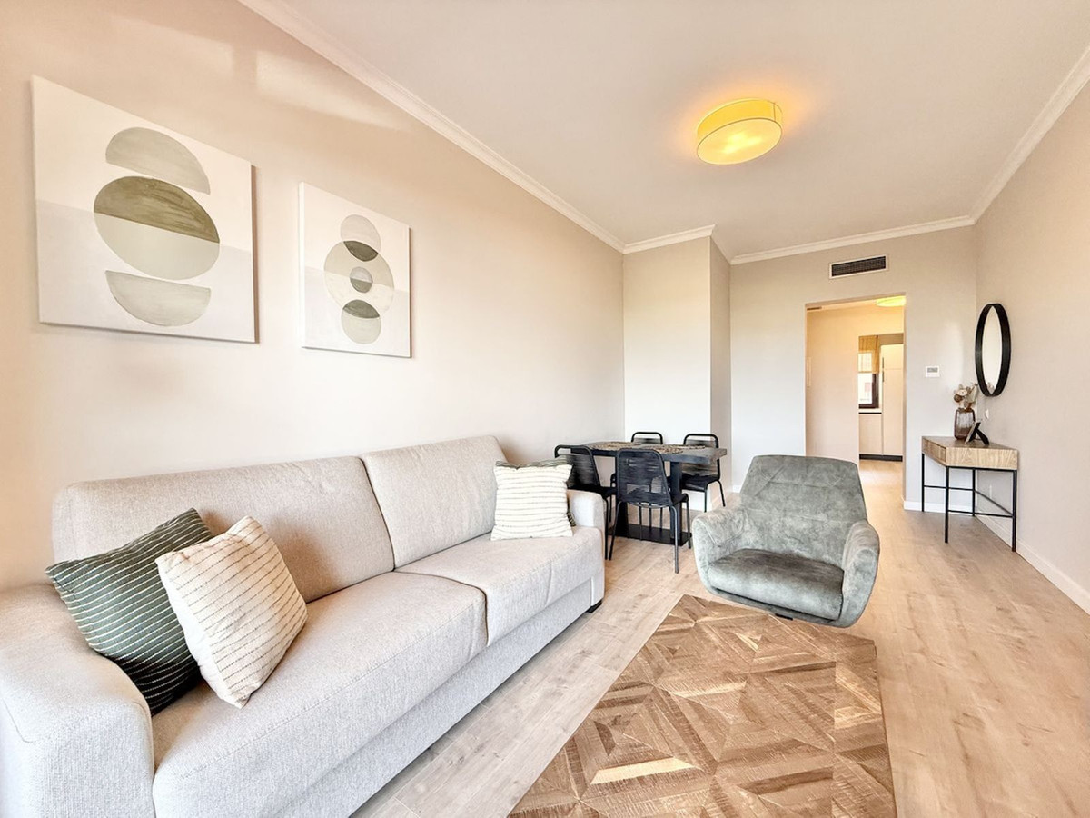 Piso de 2 Dormitorios y 2 Baños en venta en Benahavís
