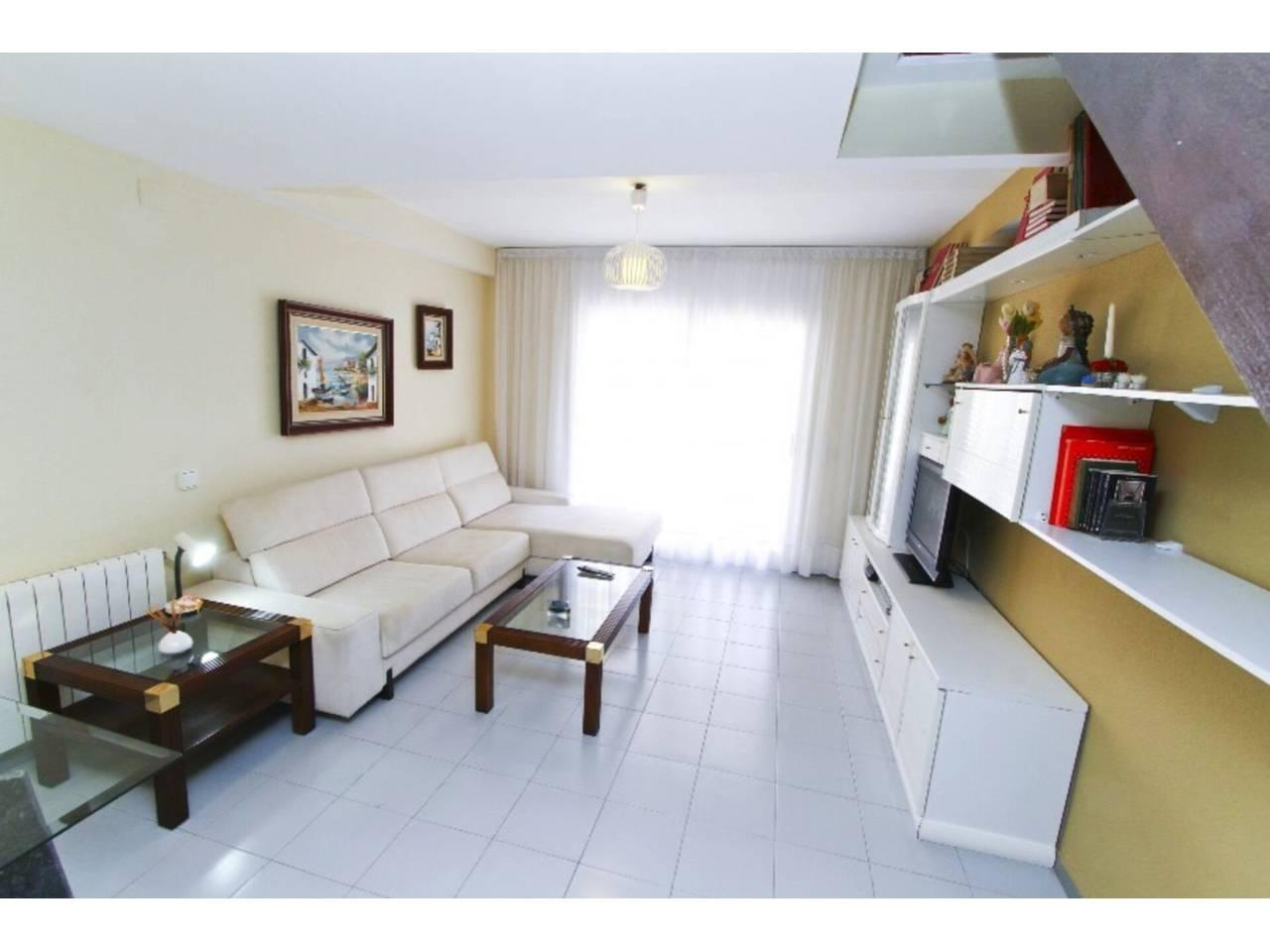 Casa Adosada de 3 Dormitorios y 2 Baños en venta en Cambrils