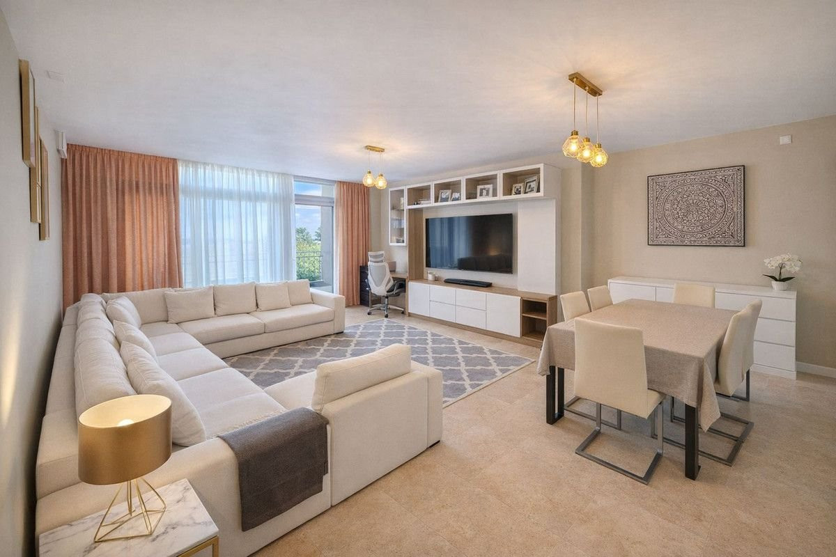 Piso de 3 Dormitorios en venta en Manilva