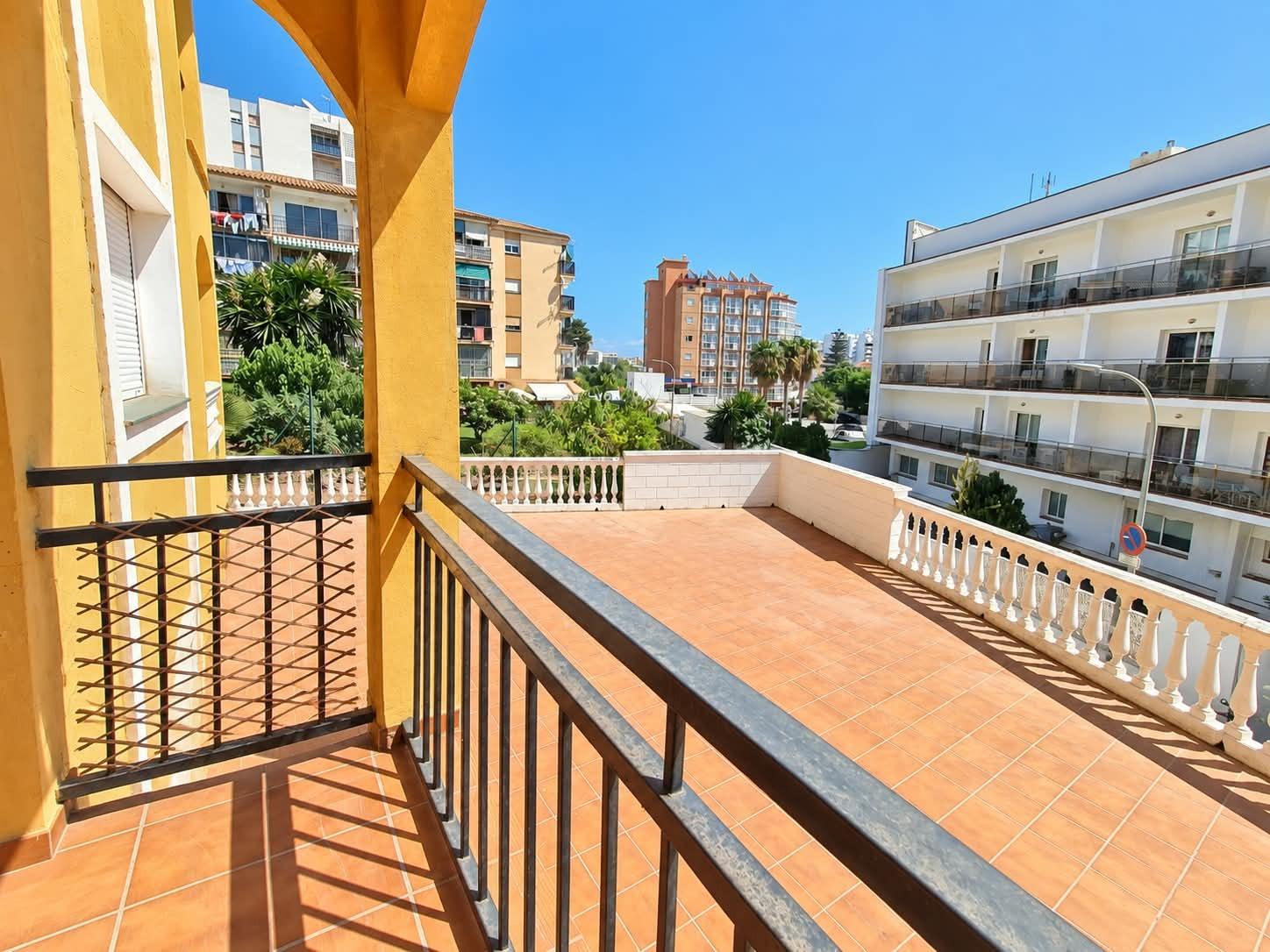 Piso de 2 Dormitorios y 1 Baño en venta en Arroyo de la Miel, Benalmádena
