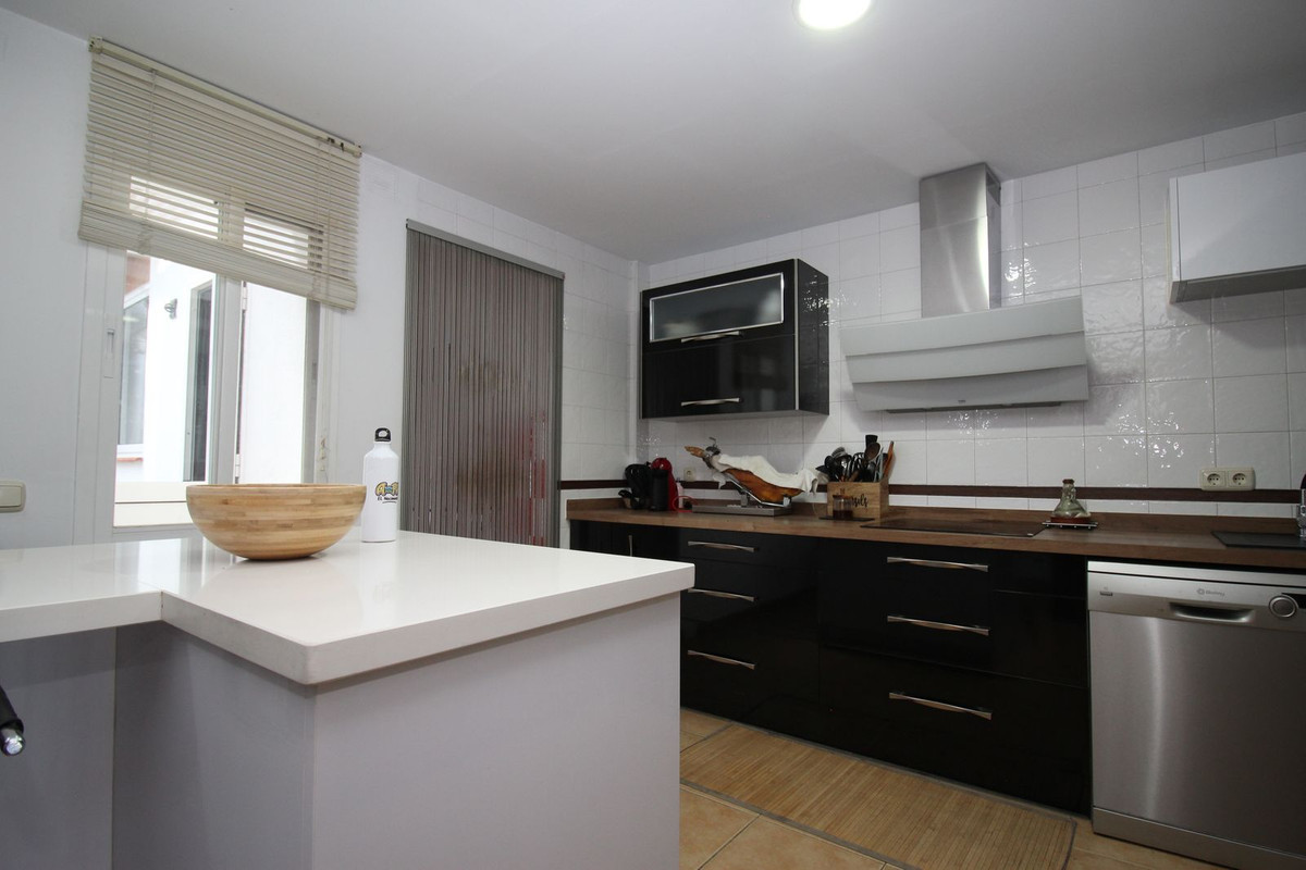 Casa Adosada de 4 Dormitorios en venta en Coin