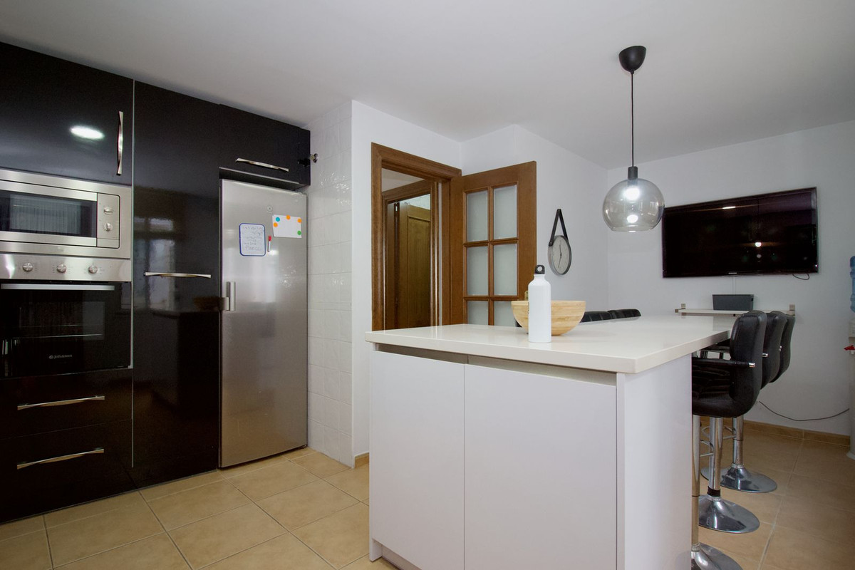 Casa Adosada de 4 Dormitorios en venta en Coin