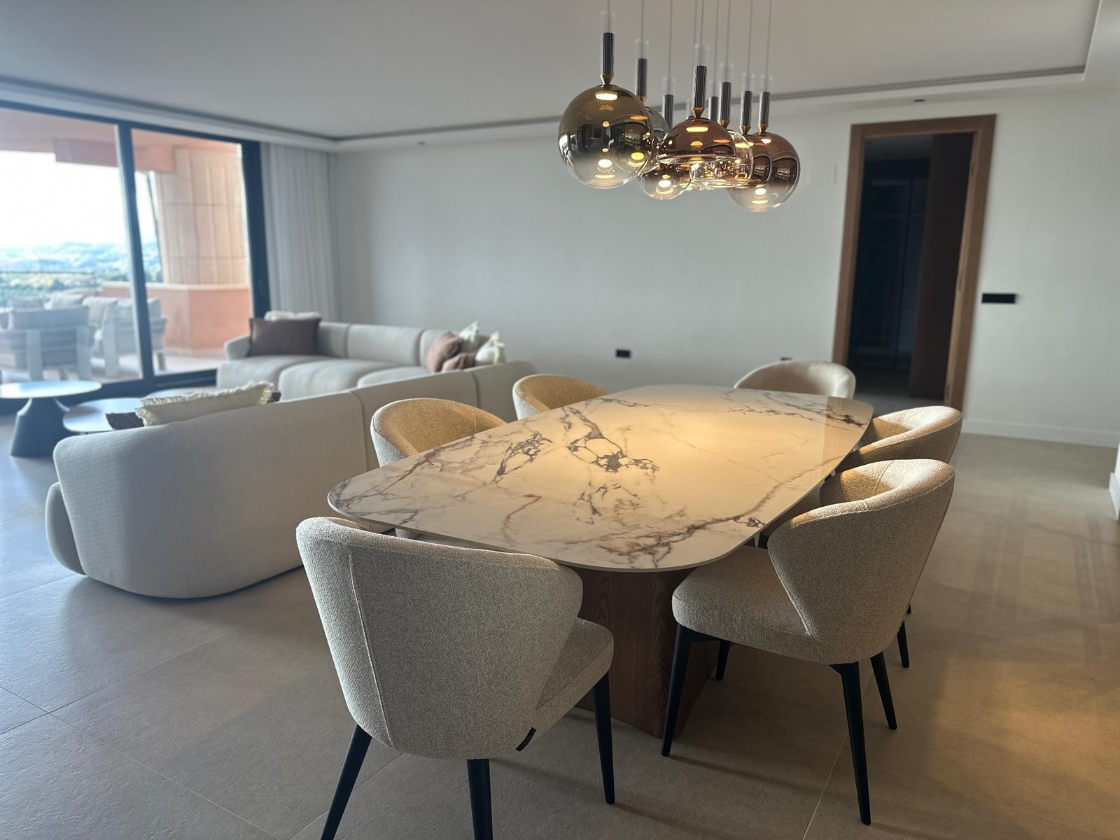 3 спални, 3 бани - Апартамент за продажба в Nueva Andalucia, Marbella