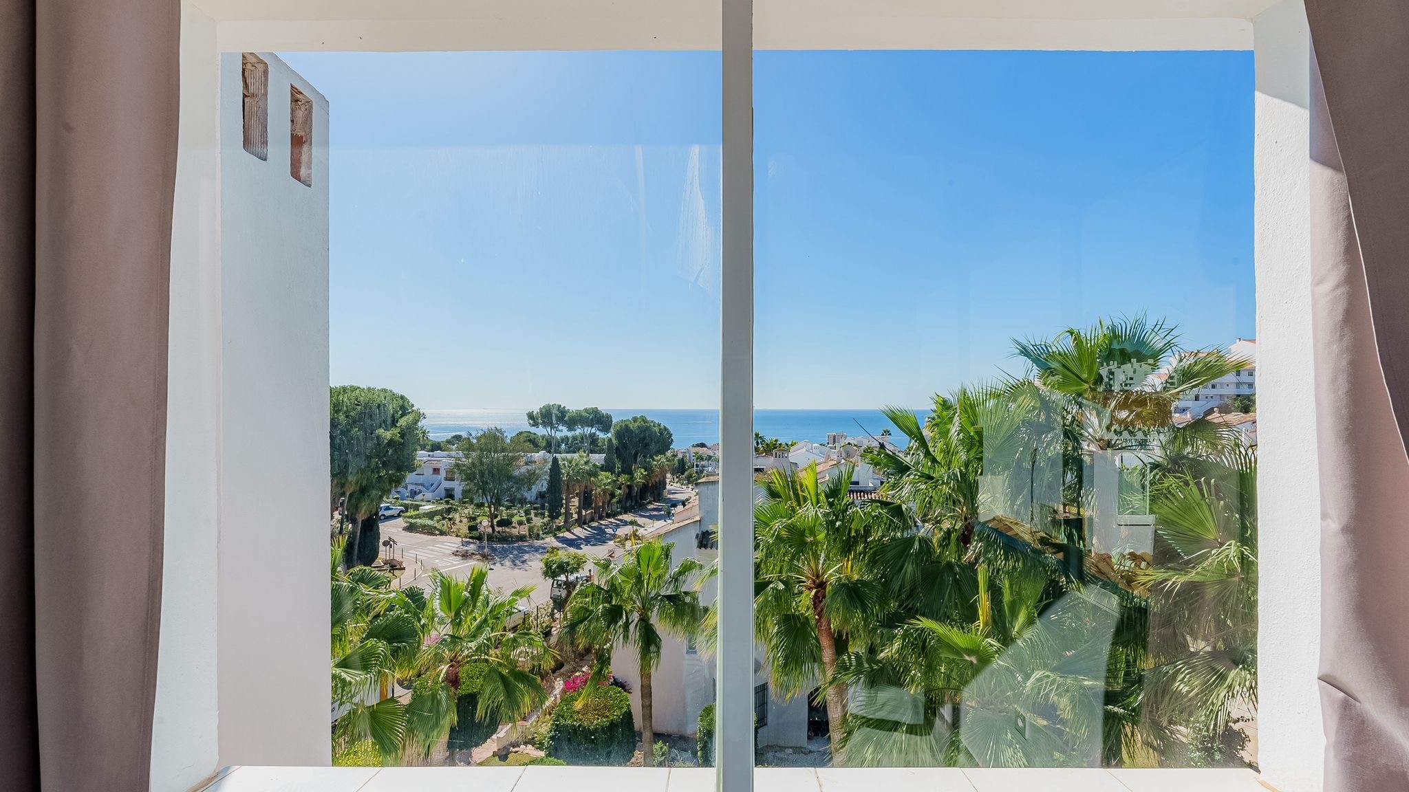 Piso de 2 Dormitorios y 2 Baños en alquiler en Urbanización Miraflores