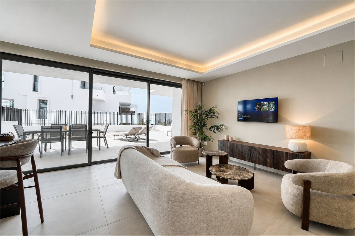 Piso de 2 Dormitorios y 2 Baños en alquiler en Estepona