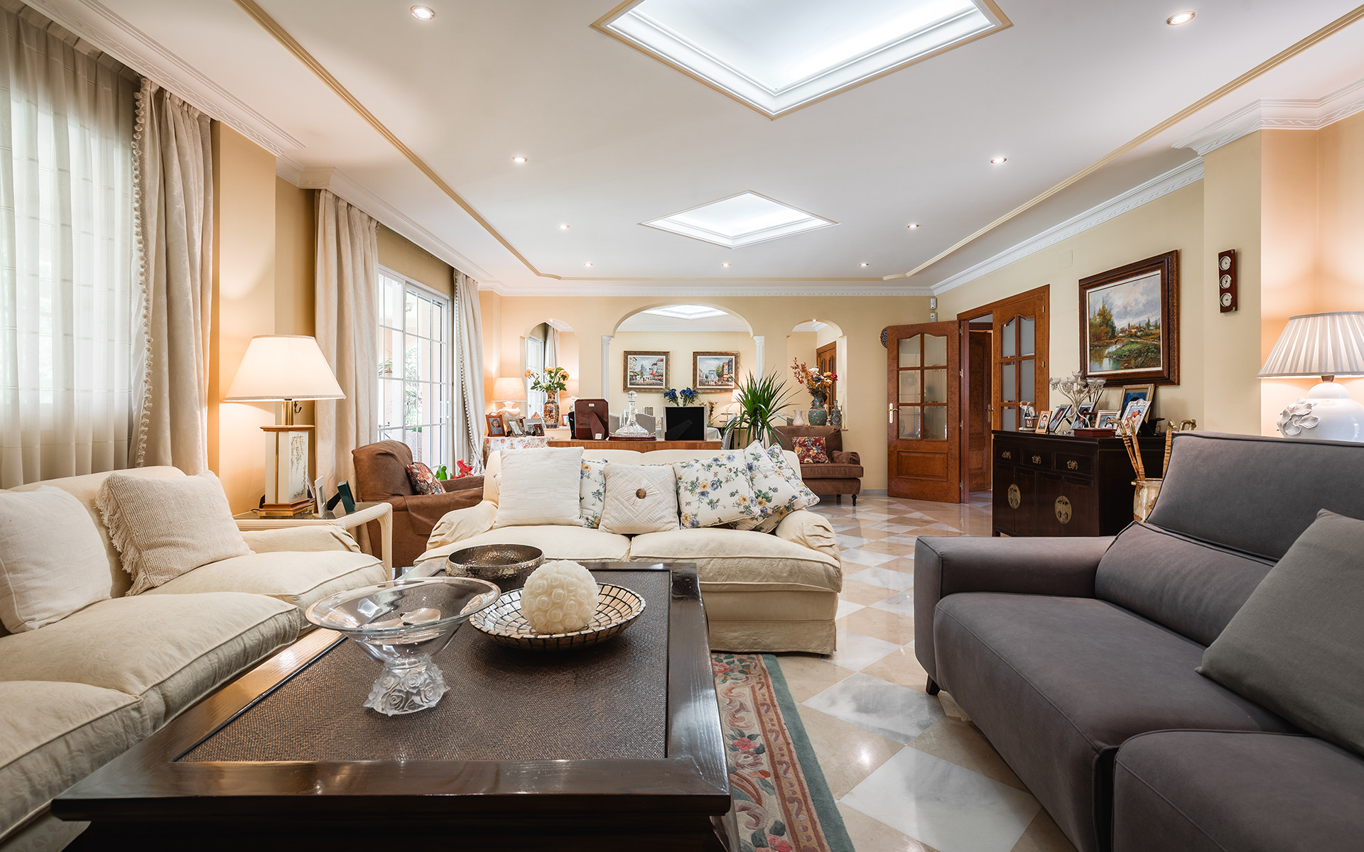 Casa de 5 Dormitorios en venta en Nueva Andalucía, Marbella