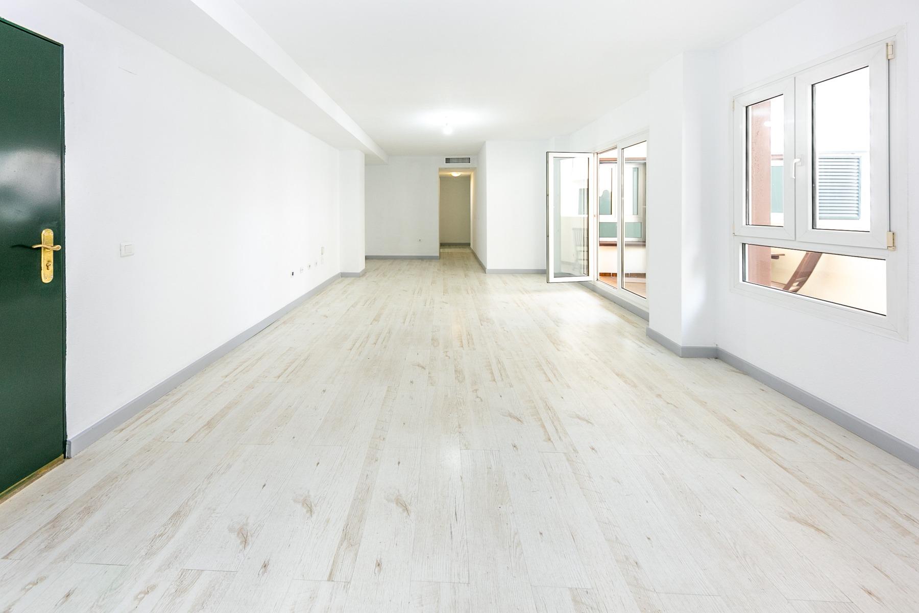 Piso de 3 Dormitorios y 2 Baños en venta en Torrequebrada, Benalmádena