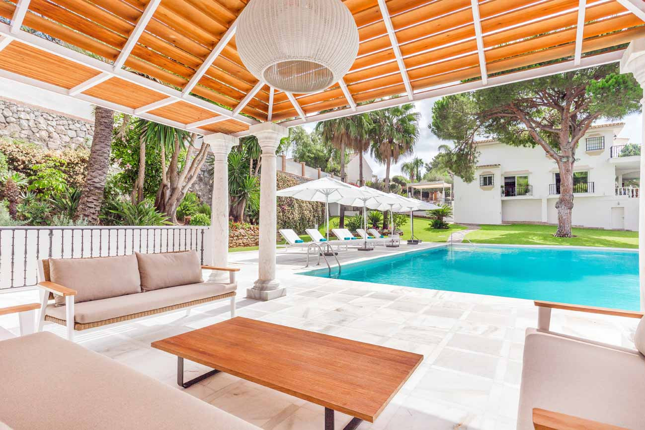 Casa de 6 Dormitorios en venta en Río Real, Marbella