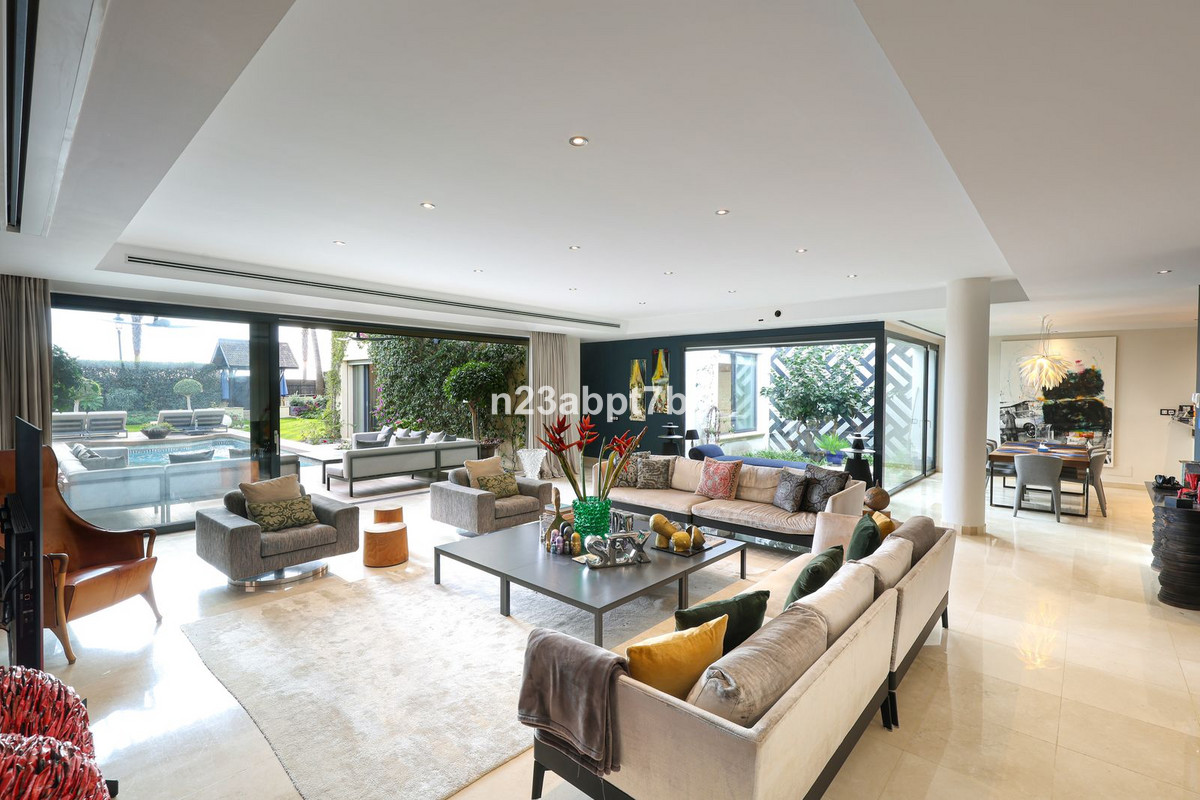 Casa de 4 Dormitorios y 4 Baños en venta en Puerto Banús