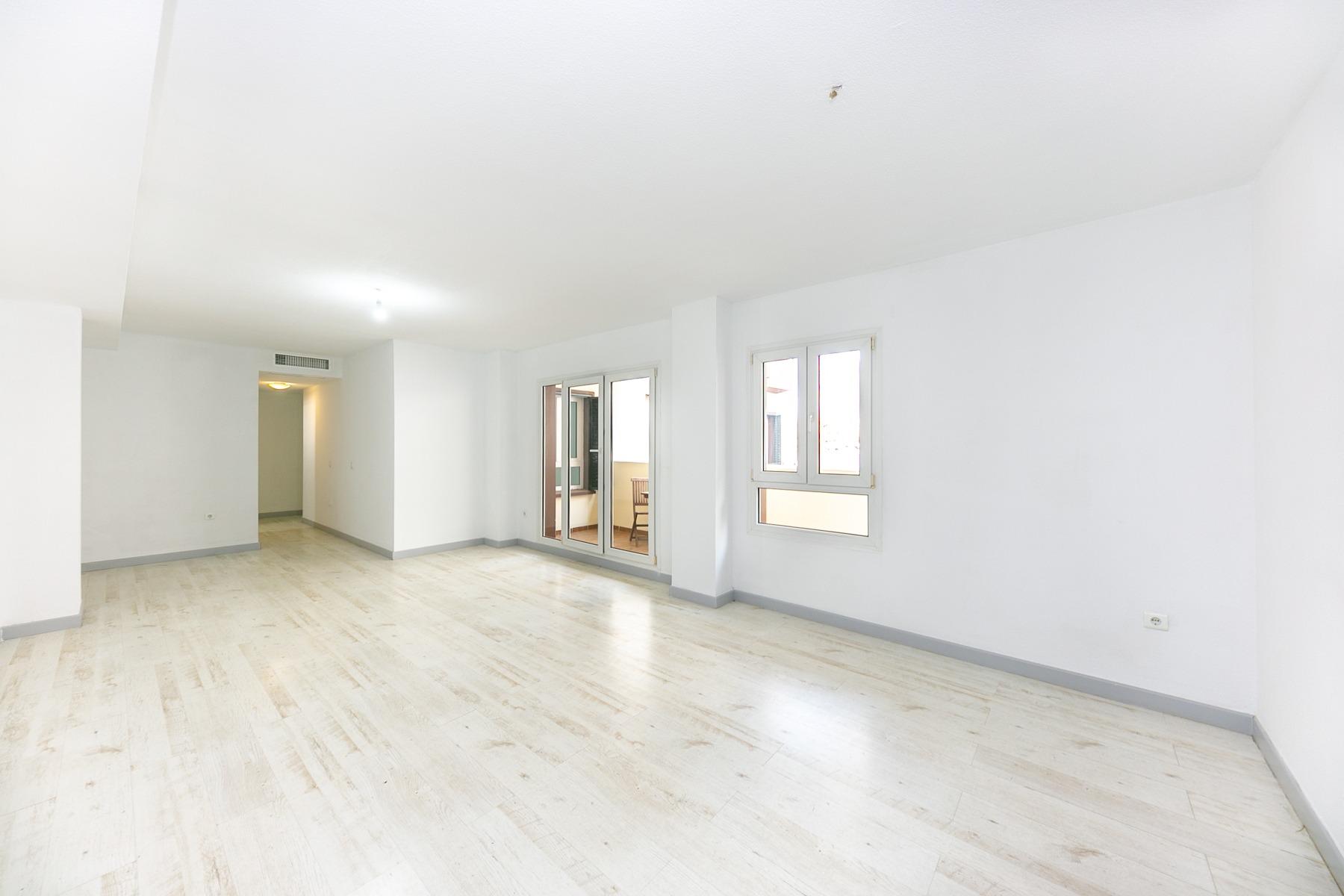Piso de 3 Dormitorios y 2 Baños en venta en Torrequebrada, Benalmádena