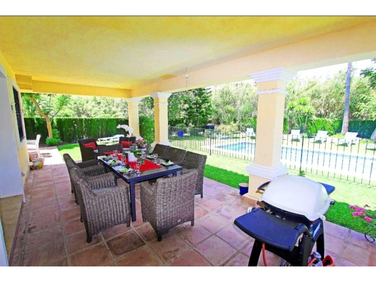 5 Bed - Townhouse for Sale in La Alqueria, Estepona