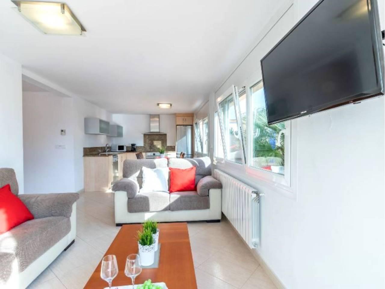 Casa Adosada de 5 Dormitorios y 3 Baños en venta en Empuriabrava