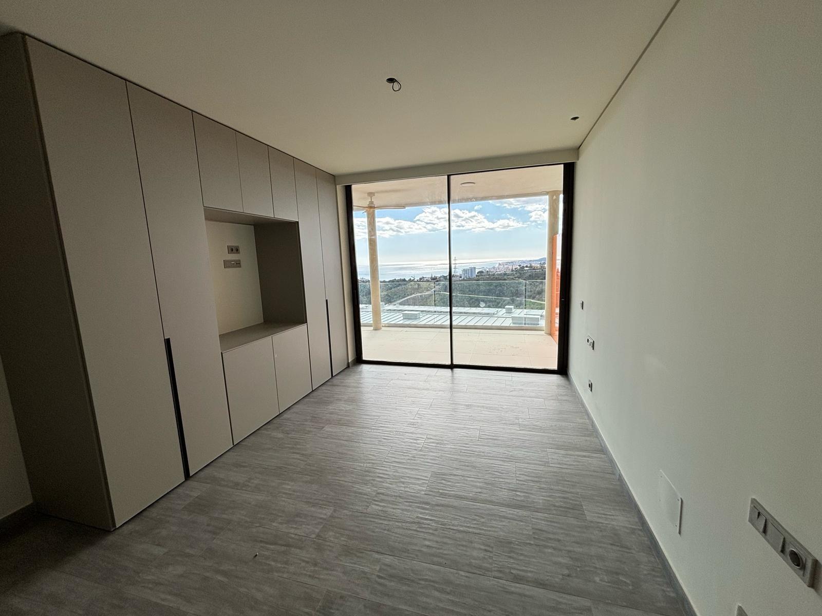 Piso de 3 Dormitorios y 2 Baños en venta en Benalmádena Costa