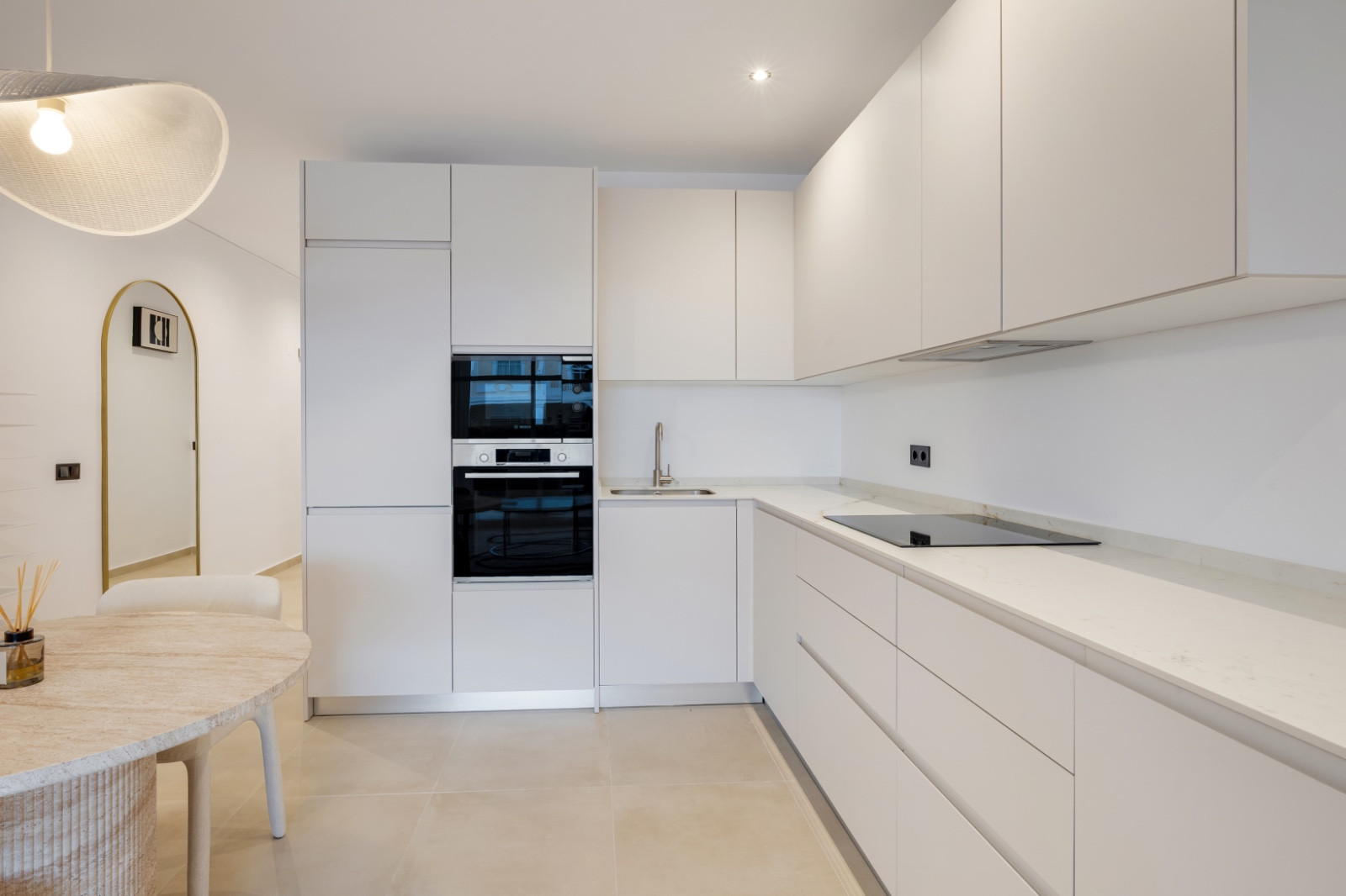 Piso de 3 Dormitorios y 2 Baños en venta en Nueva Andalucía, Marbella
