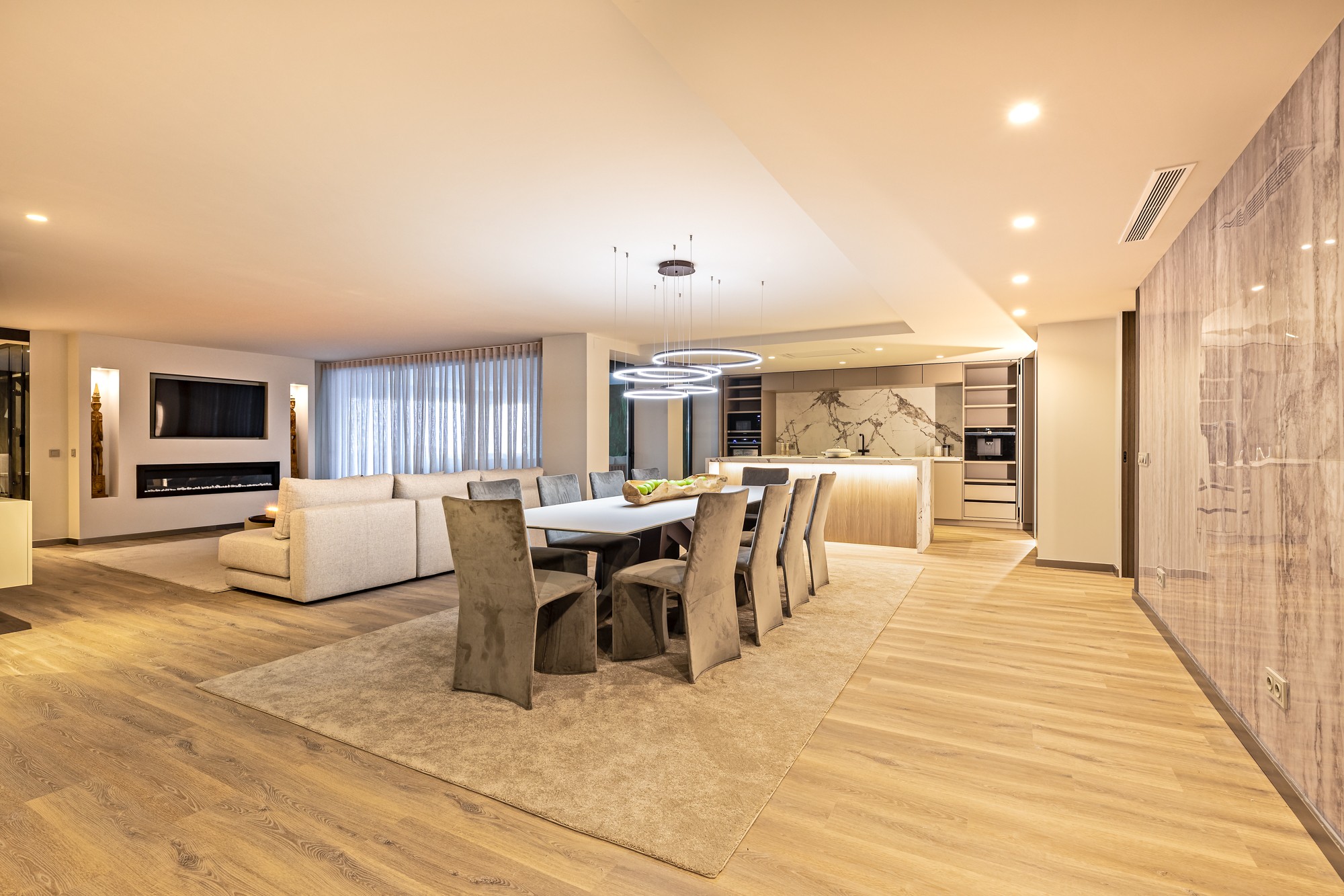 5 спални - Апартамент за продажба в Puerto Banus, Marbella