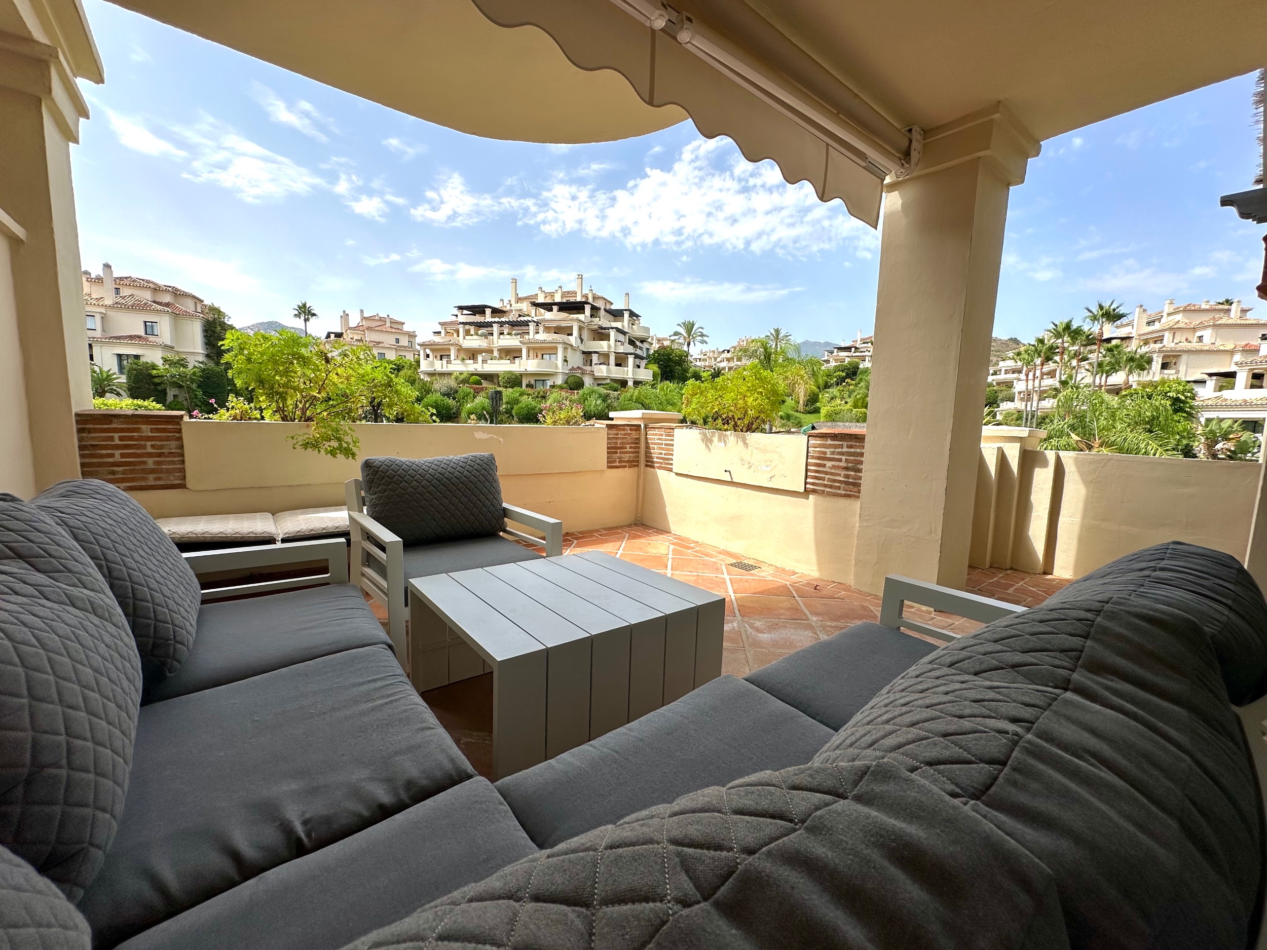 Piso de 3 Dormitorios en venta en Benahavís