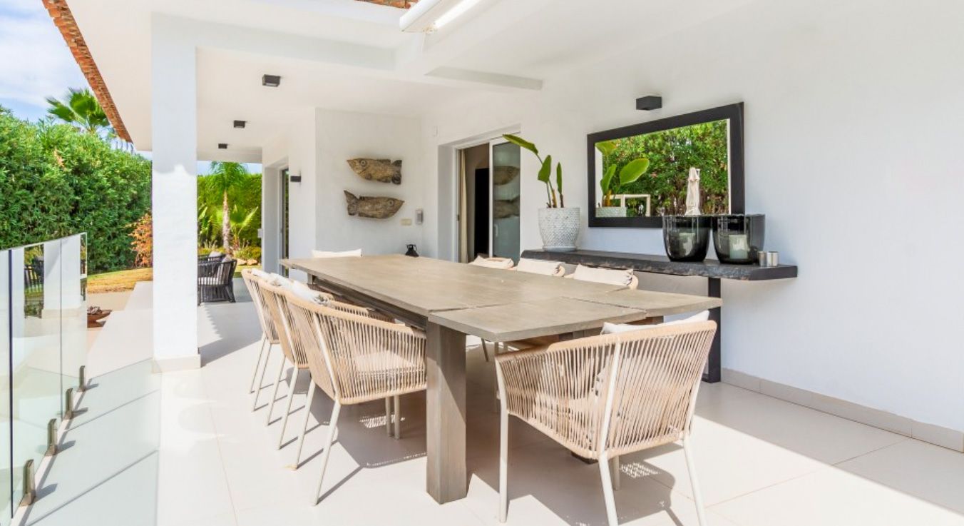 Casa de 4 Dormitorios y 5 Baños en venta en Nueva Andalucía, Marbella