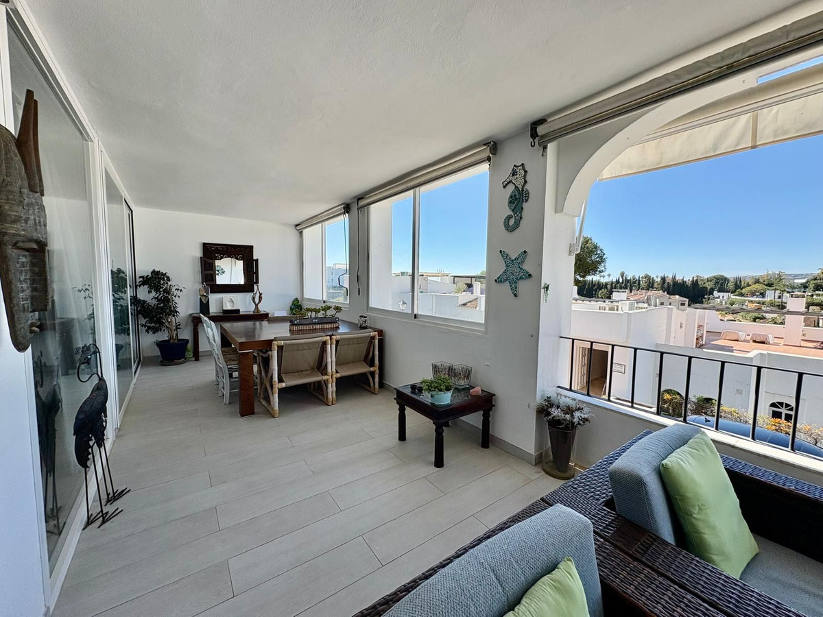 Piso de 2 Dormitorios en venta en La Quinta, Benahavís