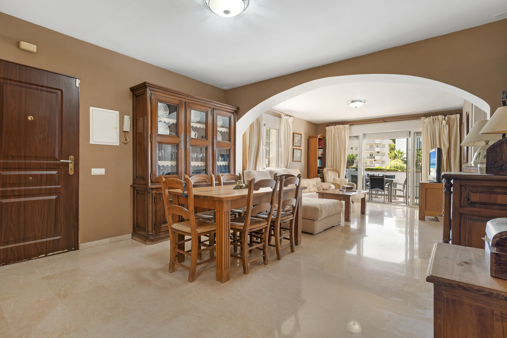 Piso de 3 Dormitorios y 3 Baños en venta en Nueva Andalucía, Marbella