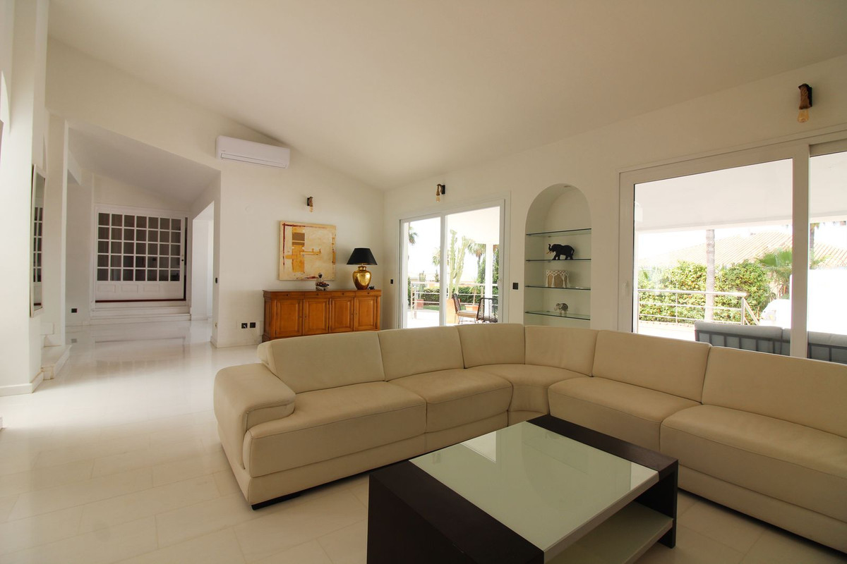 Casa de 3 Dormitorios y 3 Baños en venta en Benalmádena