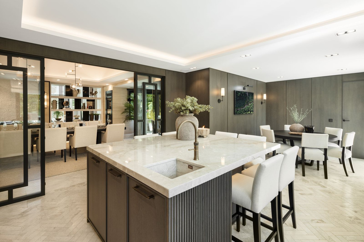 Casa de 7 Dormitorios en venta en Nueva Andalucía, Marbella
