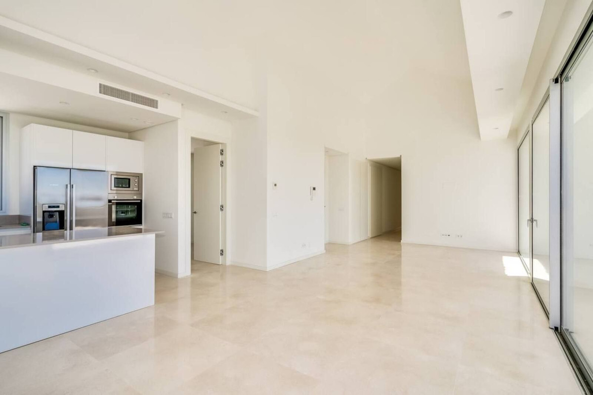 Ático de 4 Dormitorios en venta en Benahavís