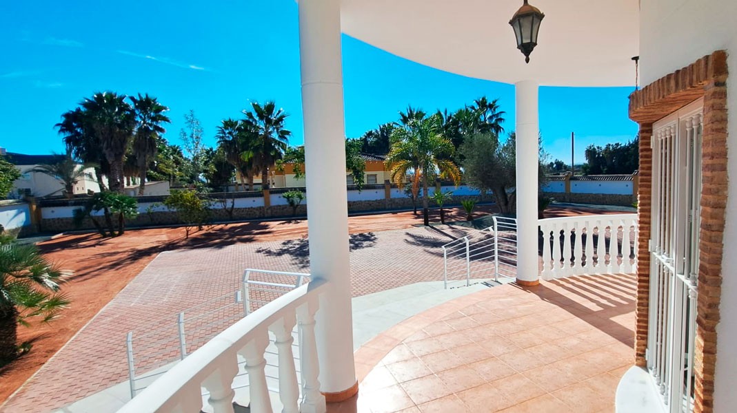 Finca de 3 Dormitorios y 2 Baños en venta en Catral