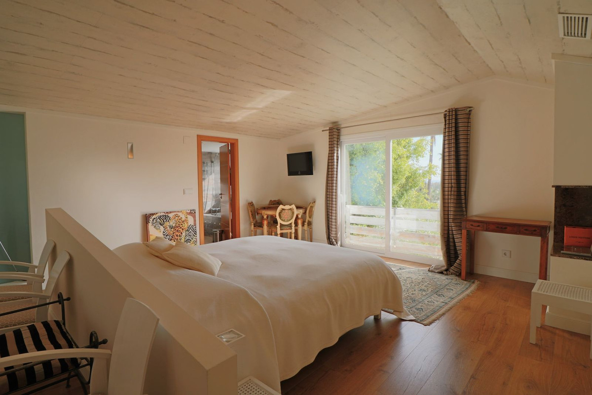 Casa de 5 Dormitorios en venta en Nueva Andalucía, Marbella