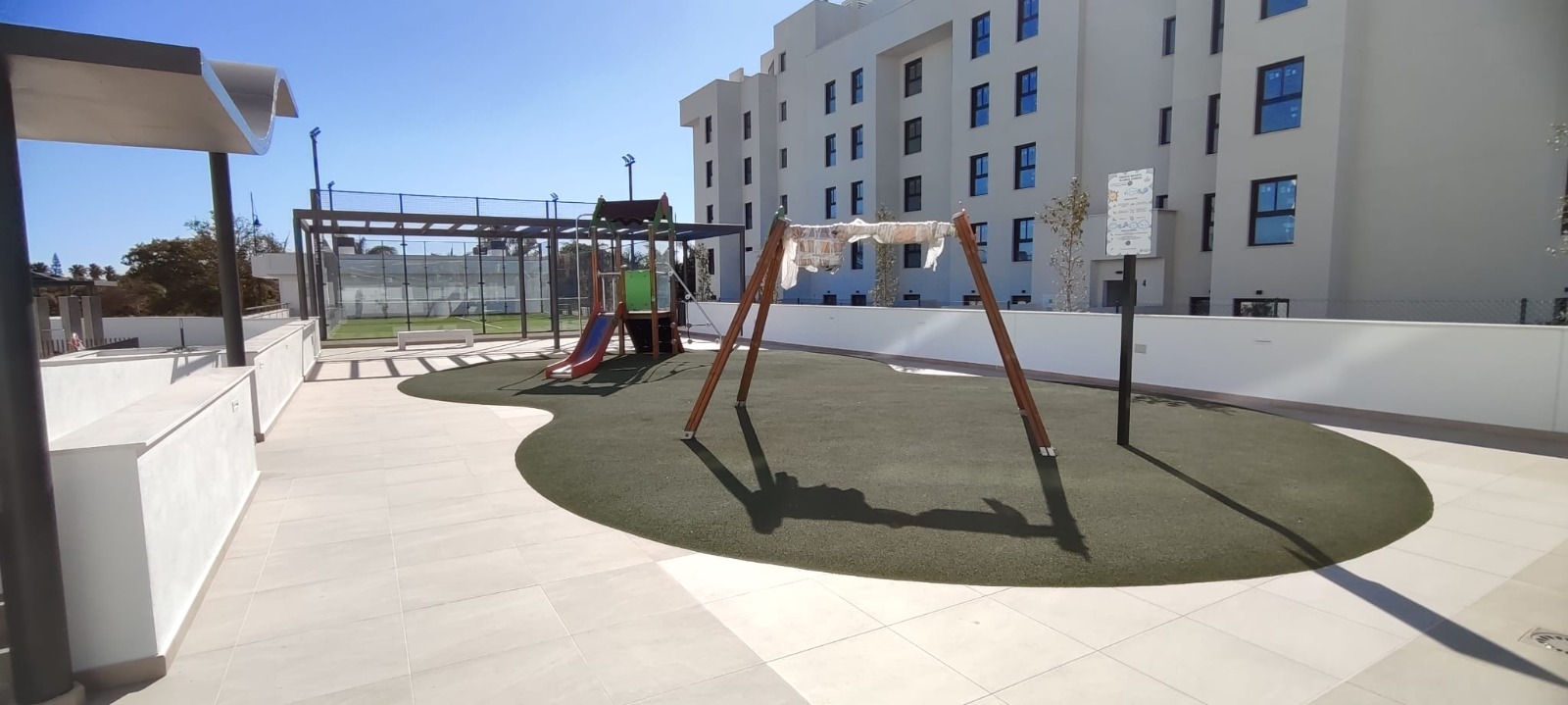 Piso de 3 Dormitorios y 2 Baños en venta en Los Álamos, Torremolinos