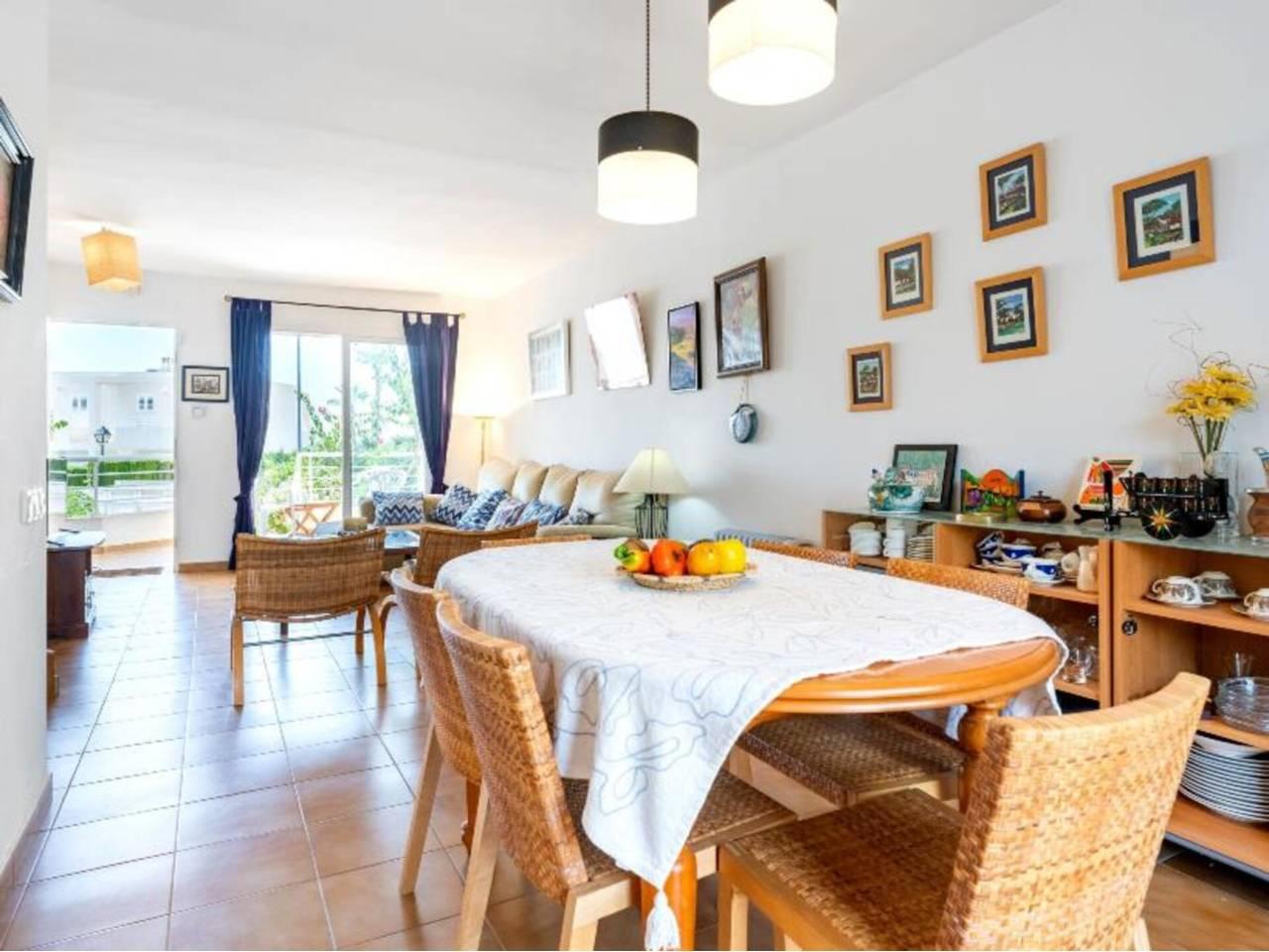 Casa Adosada de 3 Dormitorios en venta en Mojacar
