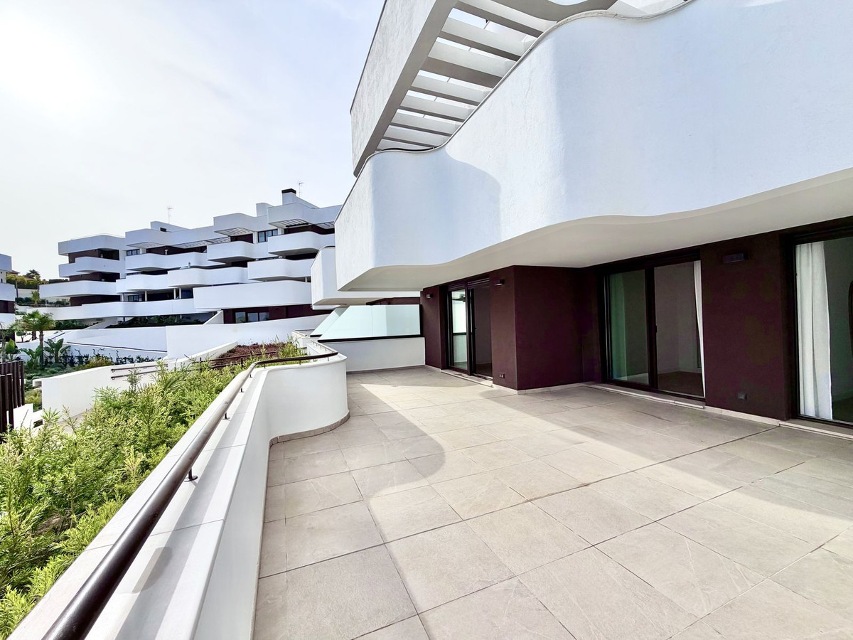 Piso de 2 Dormitorios en venta en Estepona