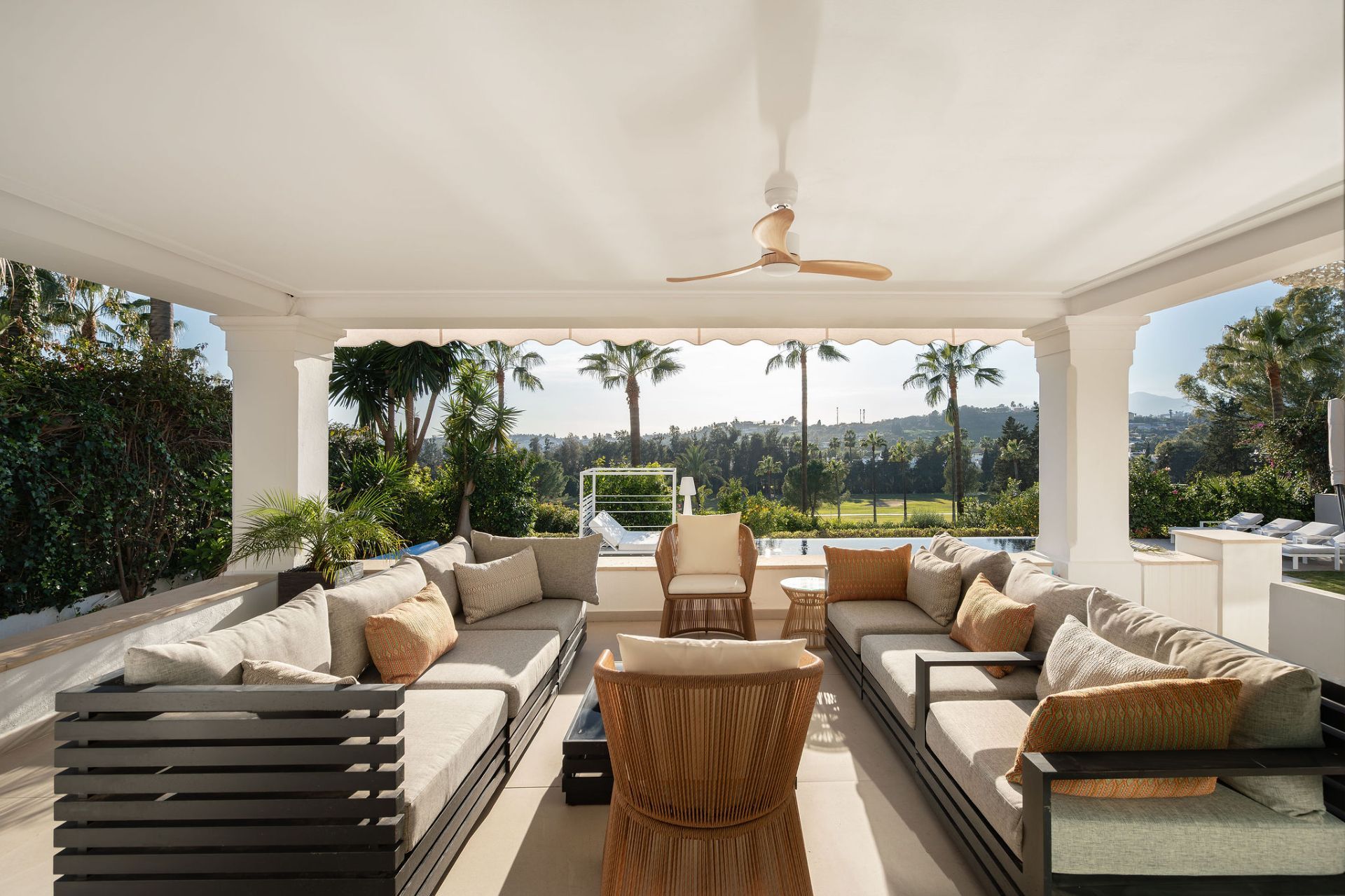Casa de 5 Dormitorios en venta en Nueva Andalucía, Marbella
